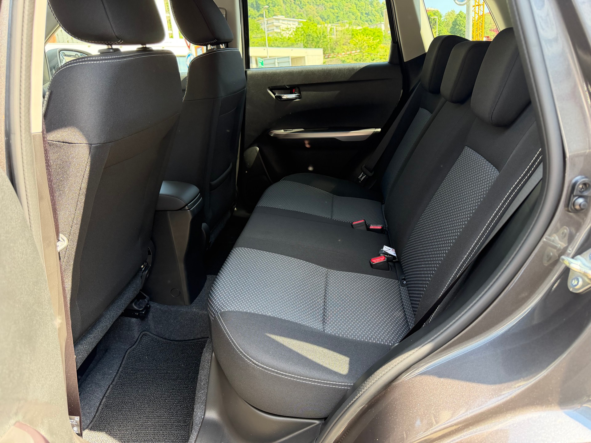 SUZUKI Vitara 1.4 Boosterjet Compact + 4x4 Hybrid Automatic-image-9