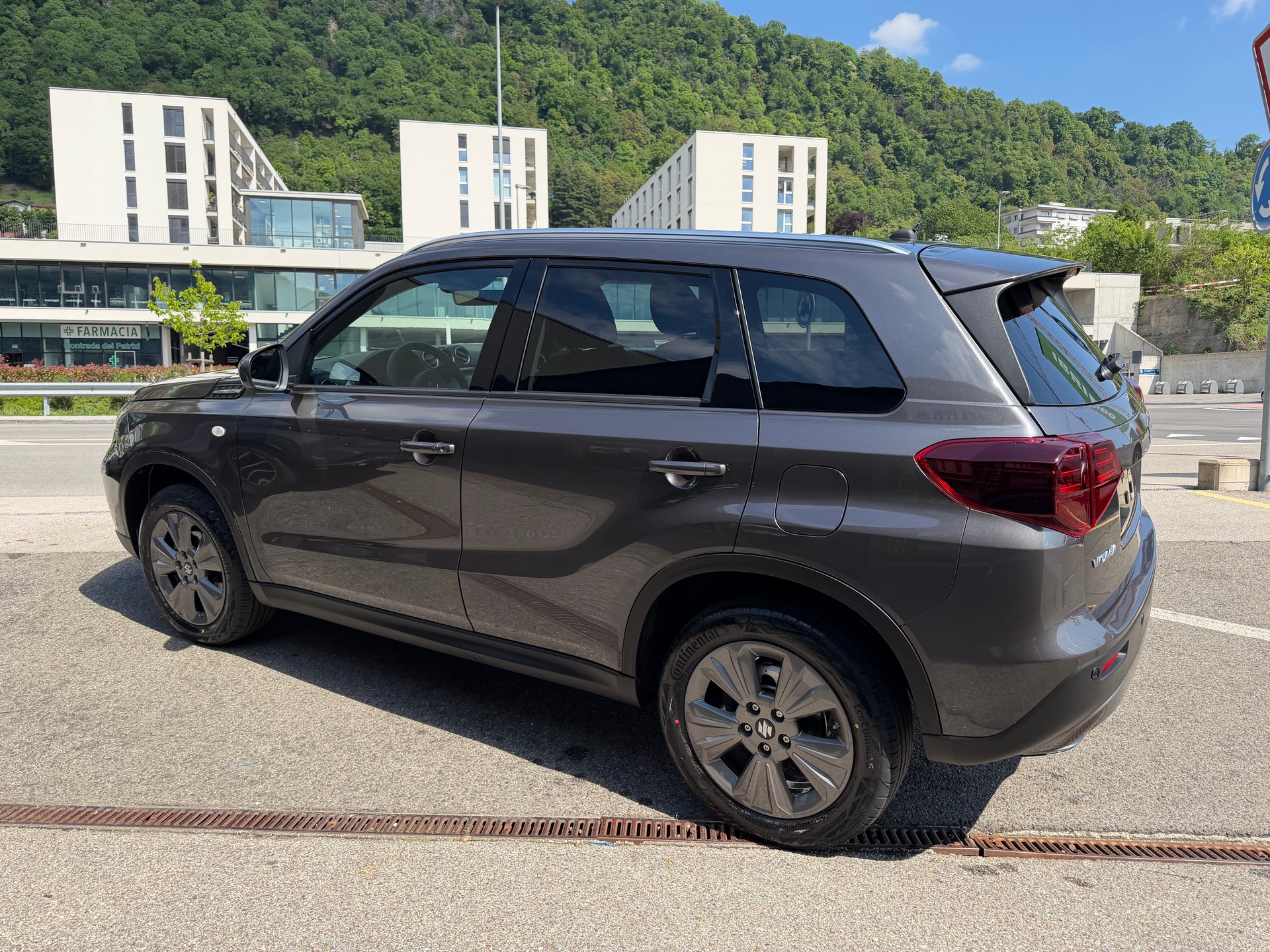 SUZUKI Vitara 1.4 Boosterjet Compact + 4x4 Hybrid Automatic-image-4