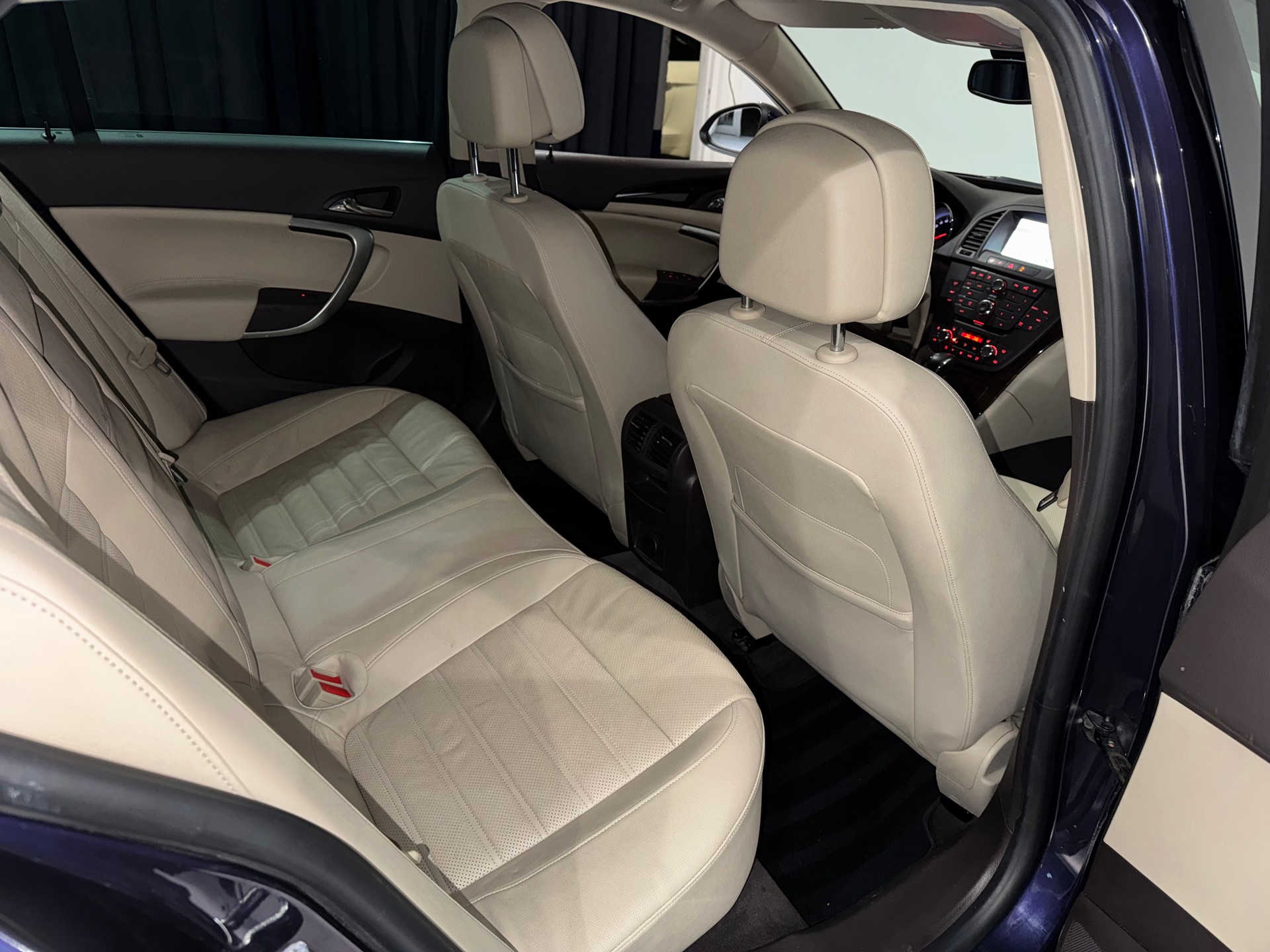 OPEL Insignia ST 2.0 CDTI Sport Edition 4WD Aut.-image-13
