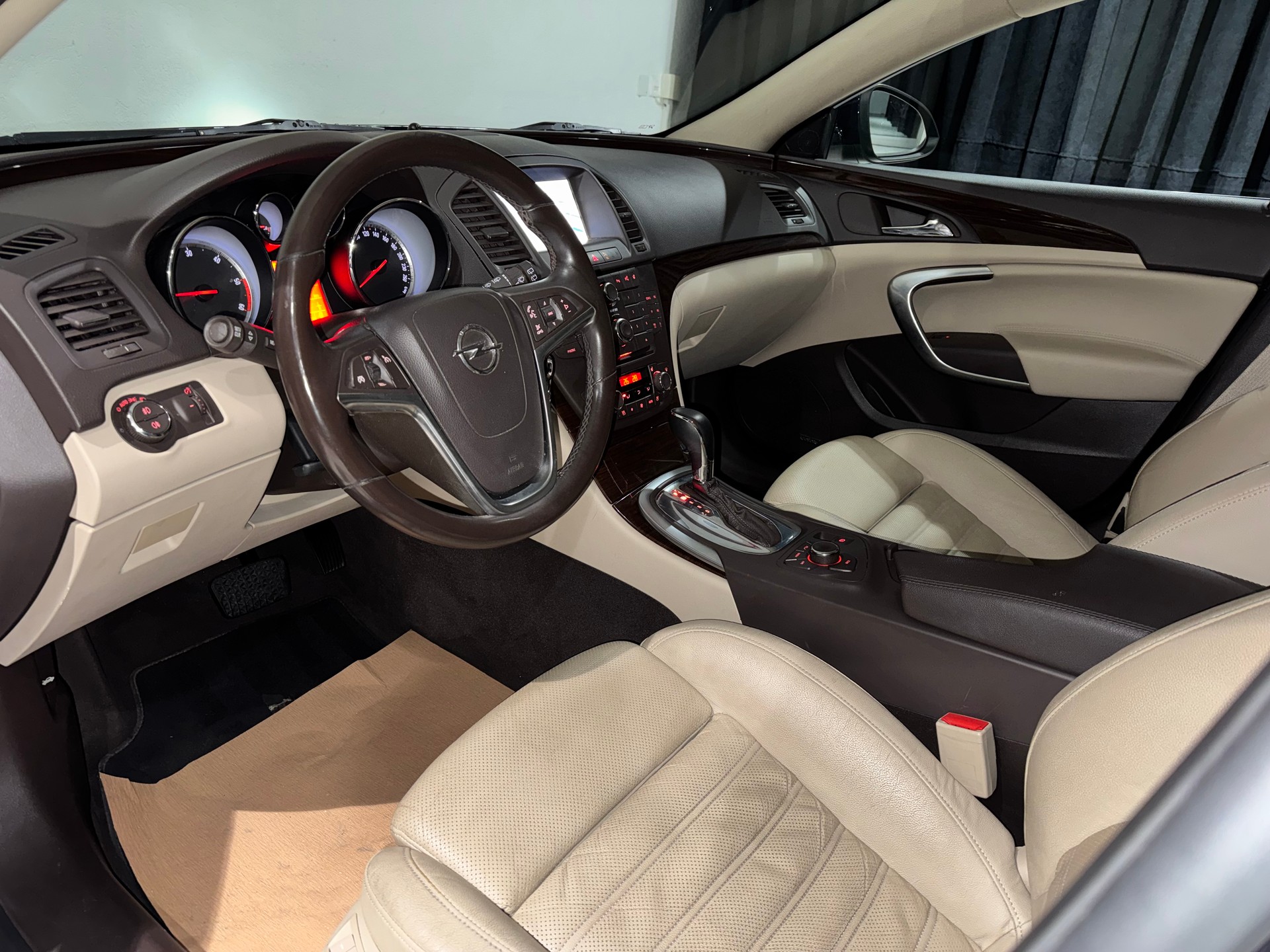 OPEL Insignia ST 2.0 CDTI Sport Edition 4WD Aut.-image-9