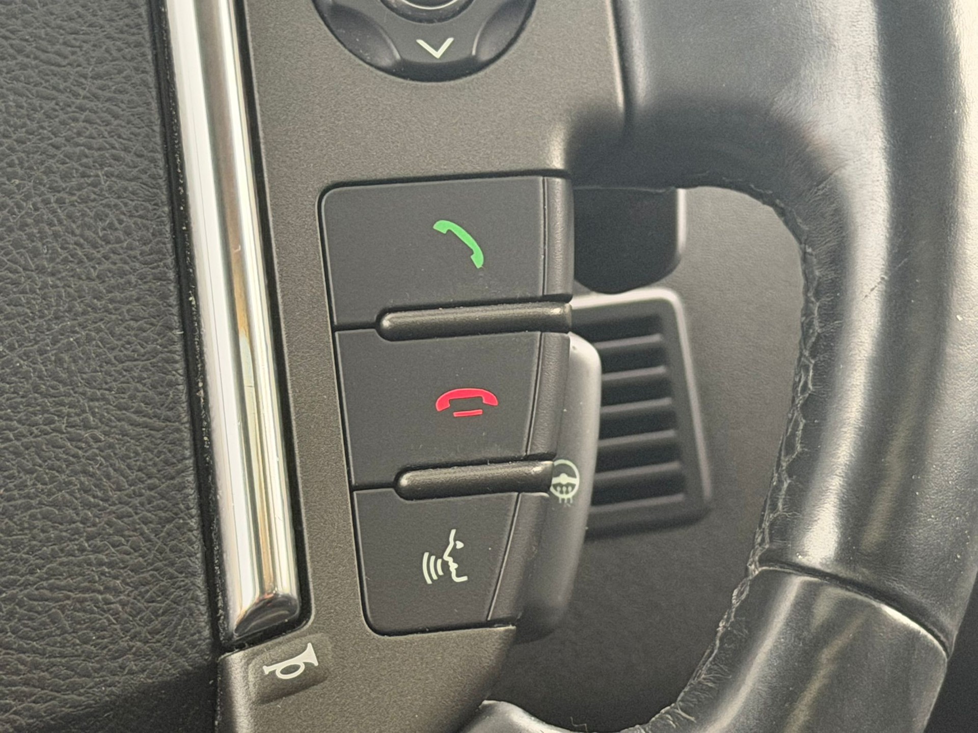 LAND ROVER Discovery 3.0 SDV6 HSE Automatic ALL Black Edition-image-11