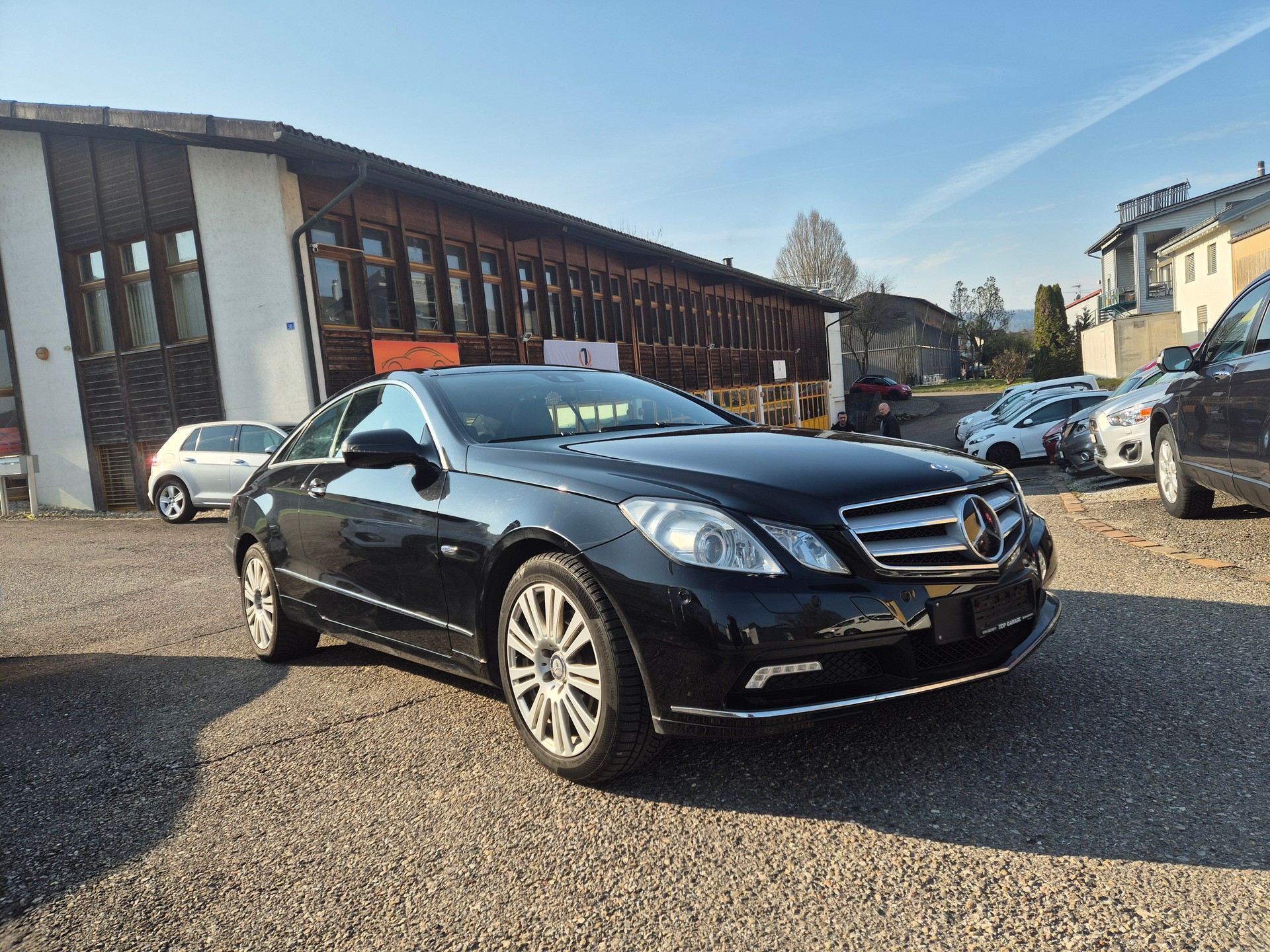MERCEDES-BENZ E 250 CGI BlueEfficiency Automatic-image-15