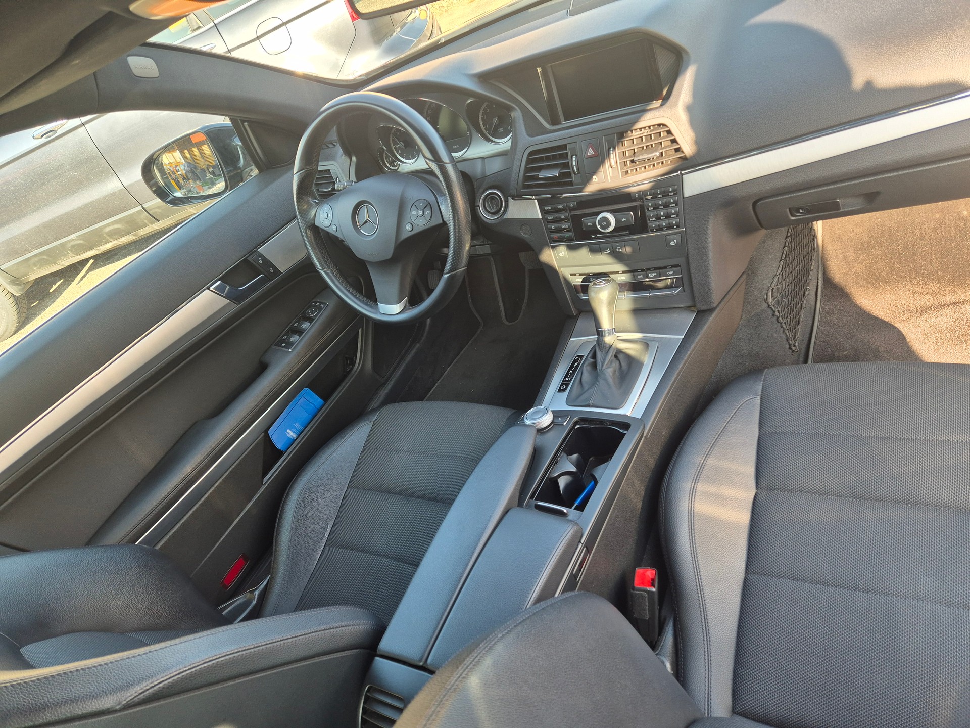 MERCEDES-BENZ E 250 CGI BlueEfficiency Automatic-image-6