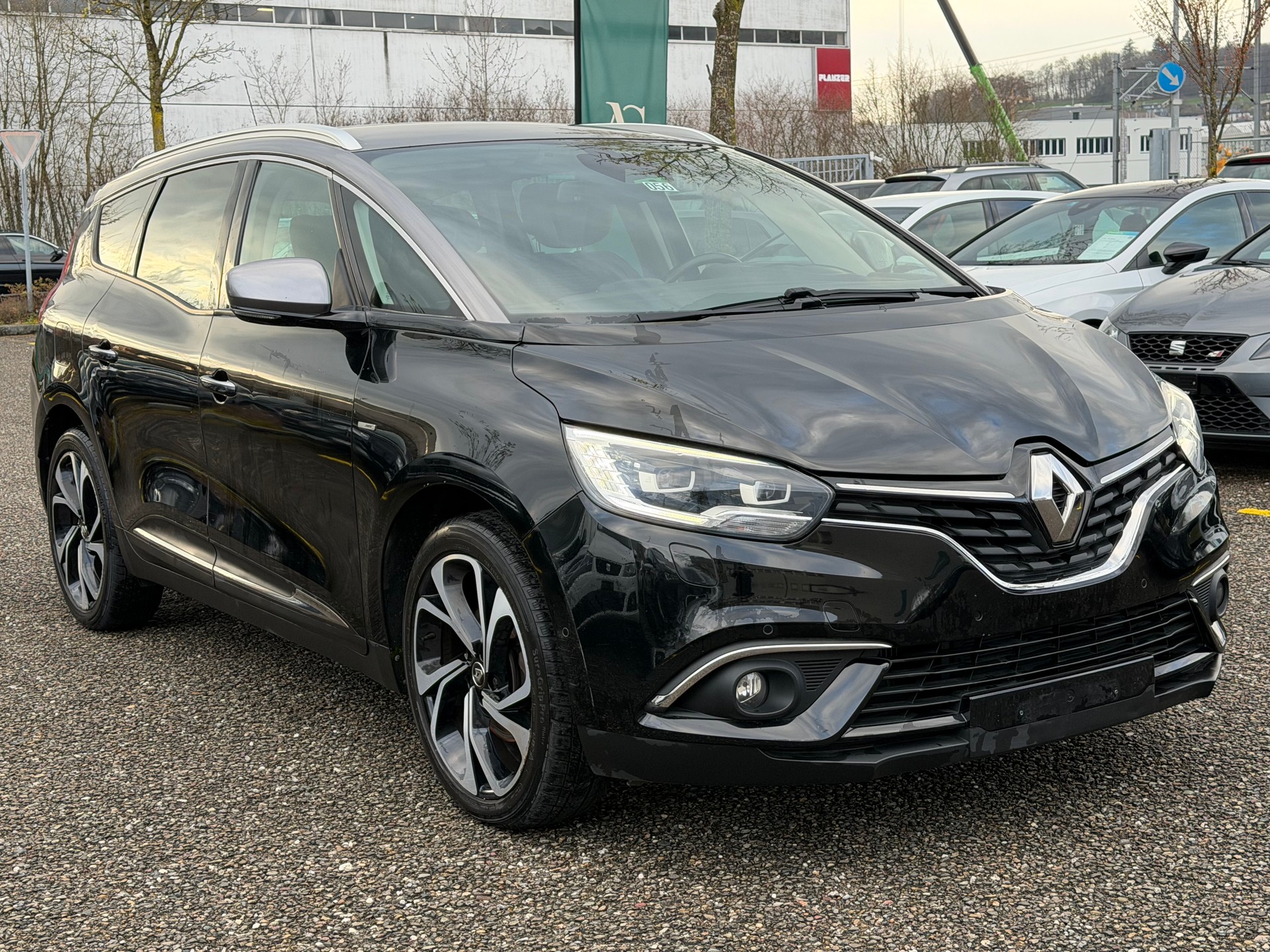 RENAULT Grand Scénic 1.6 dCi Bose EDC-image-2