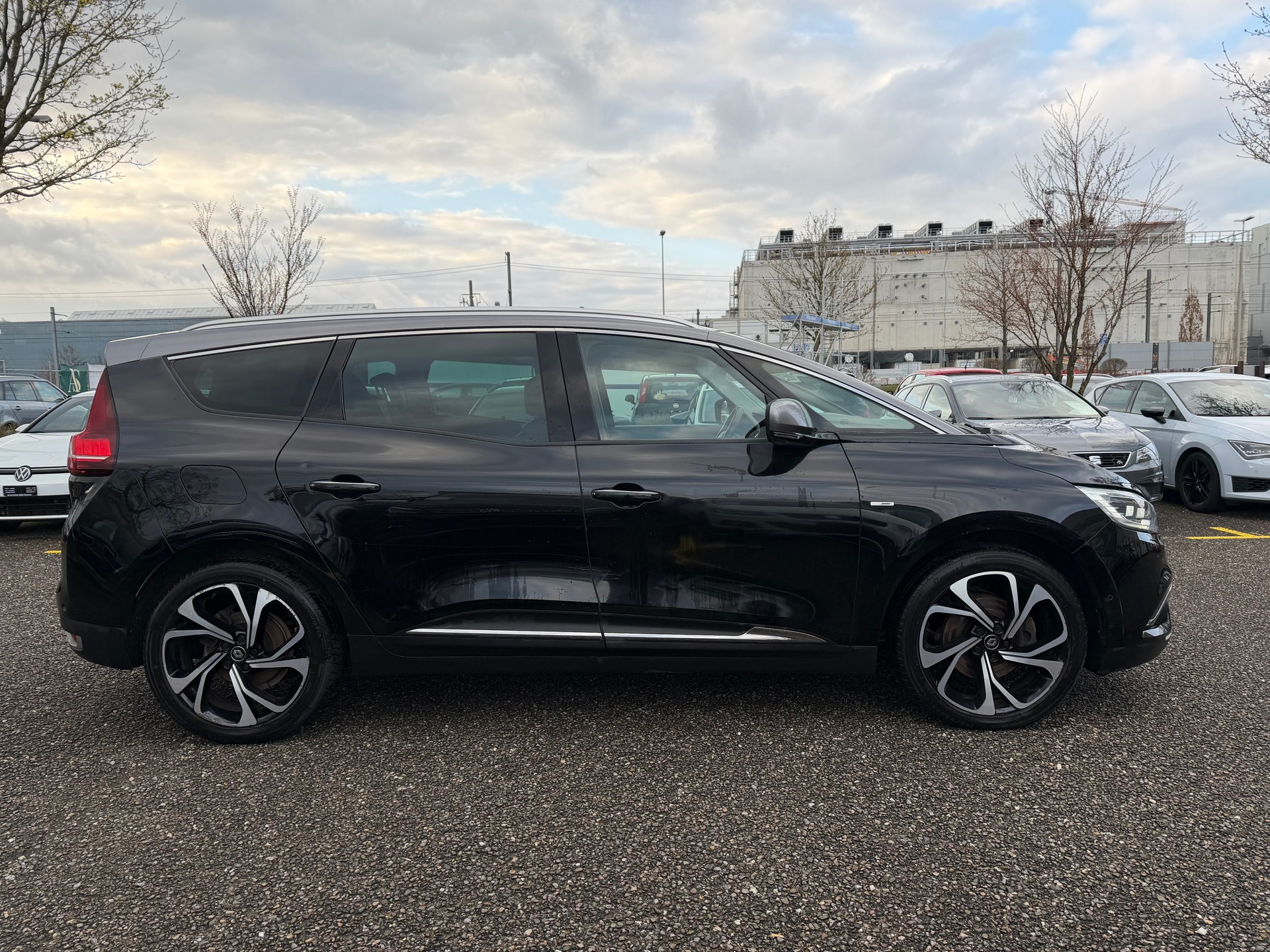 RENAULT Grand Scénic 1.6 dCi Bose EDC-image-3