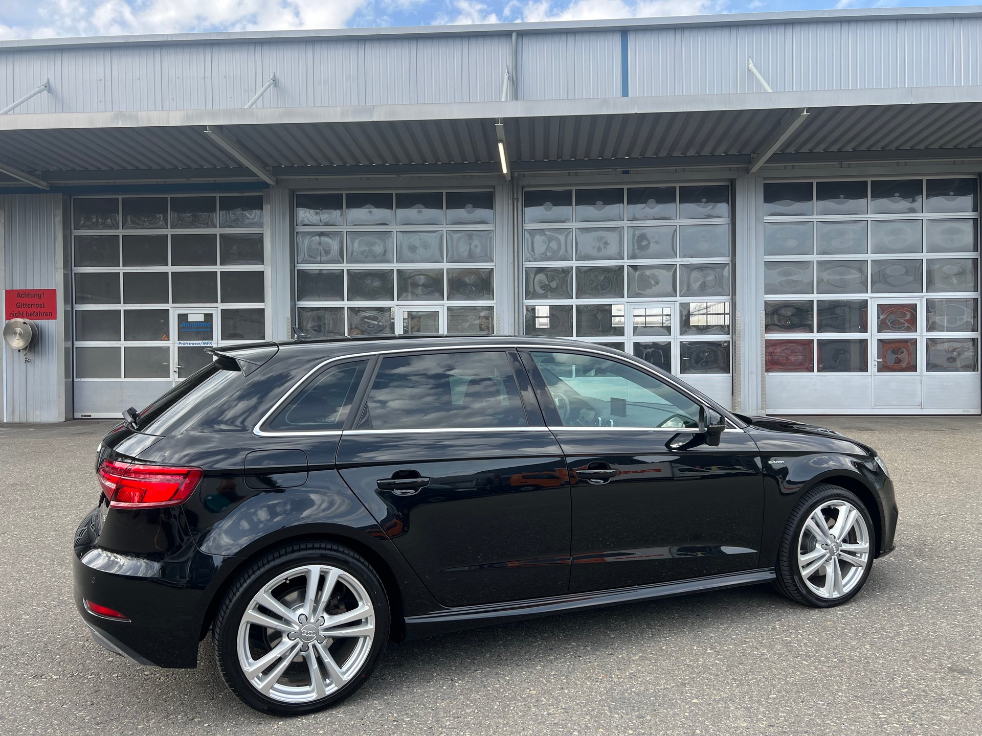 AUDI A3 Sportback 1.4 e-tron Sport S-tronic-image-7
