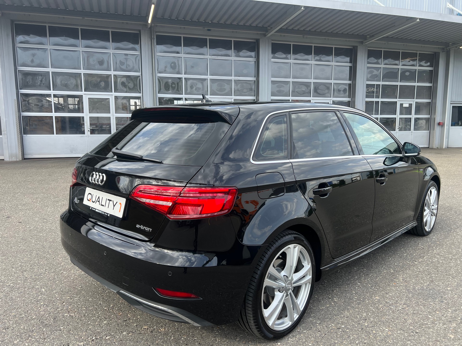 AUDI A3 Sportback 1.4 e-tron Sport S-tronic-image-9