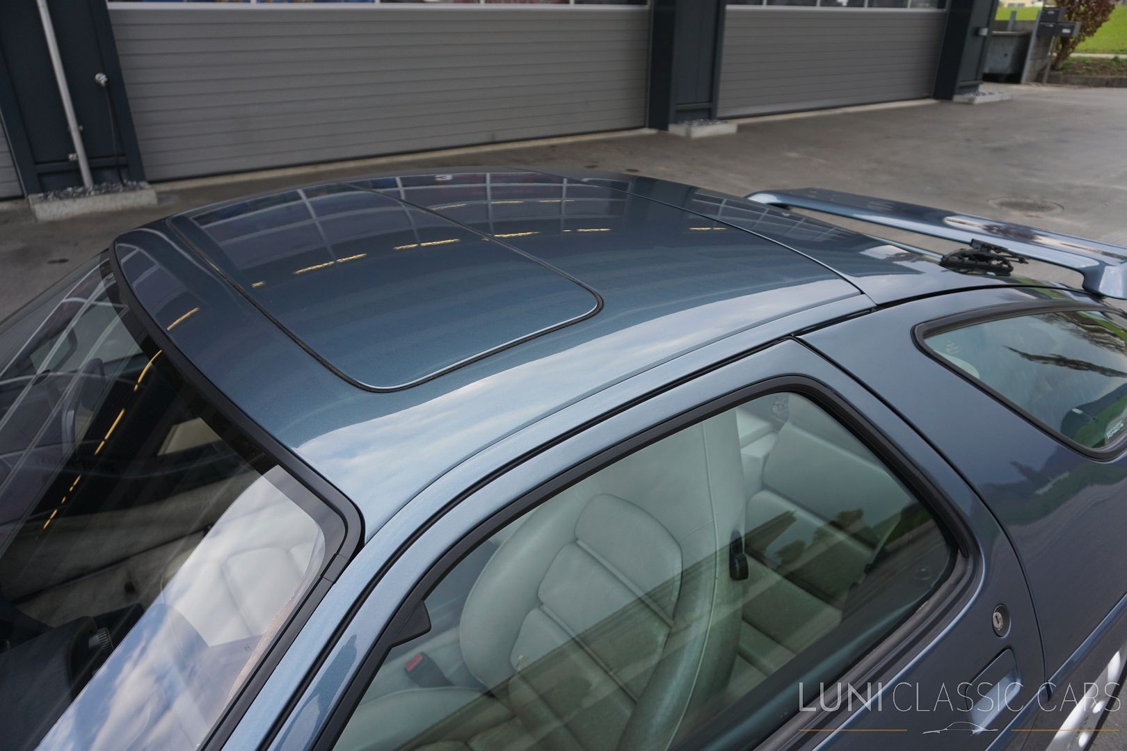 PORSCHE 928 S4-image-10