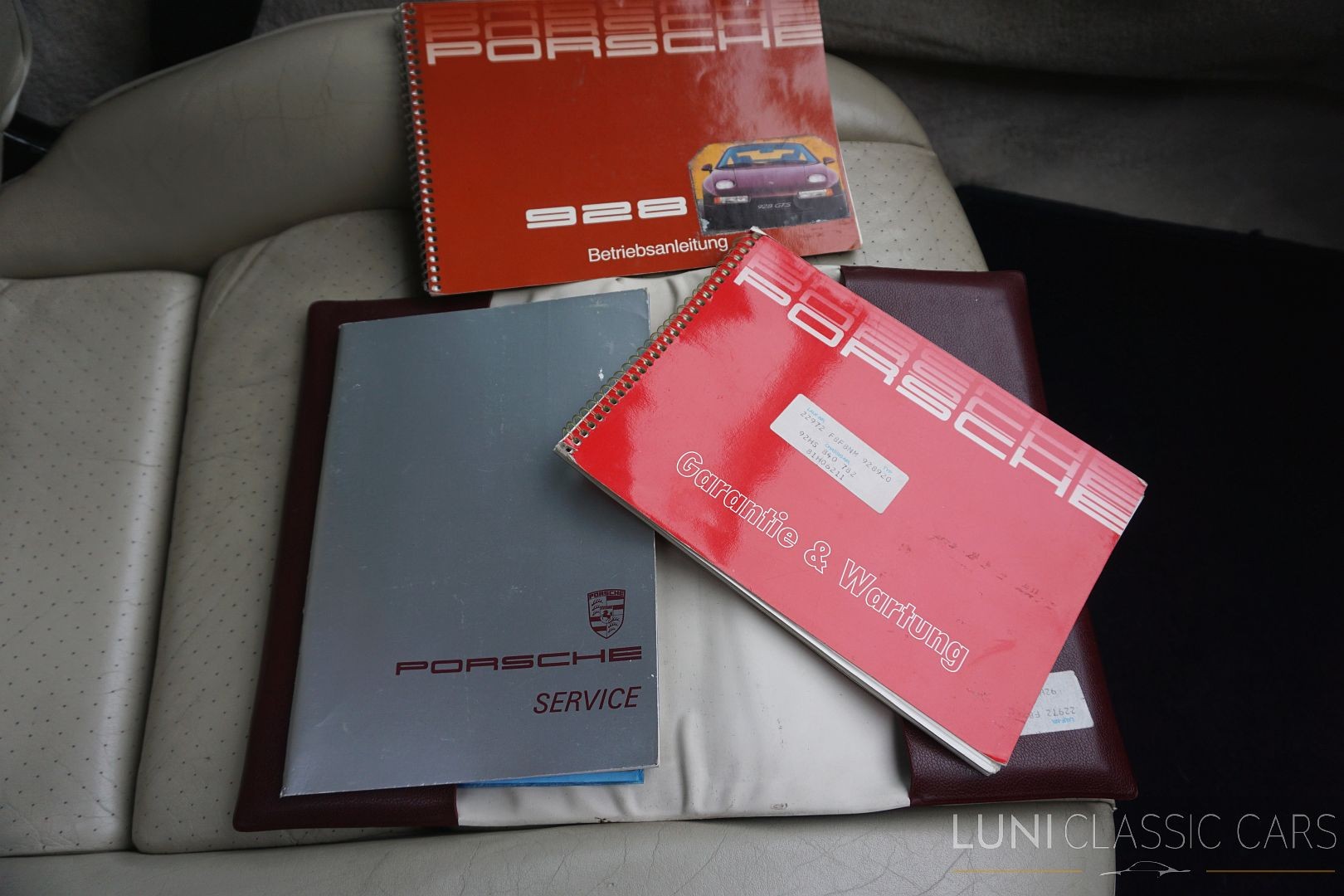 PORSCHE 928 S4-image-27