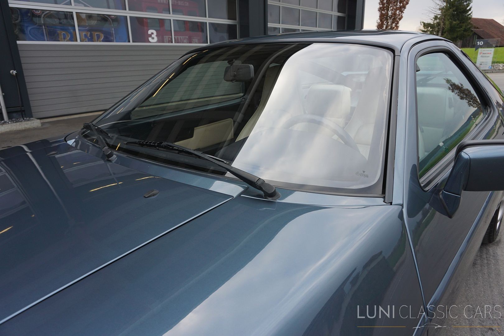 PORSCHE 928 S4-image-8