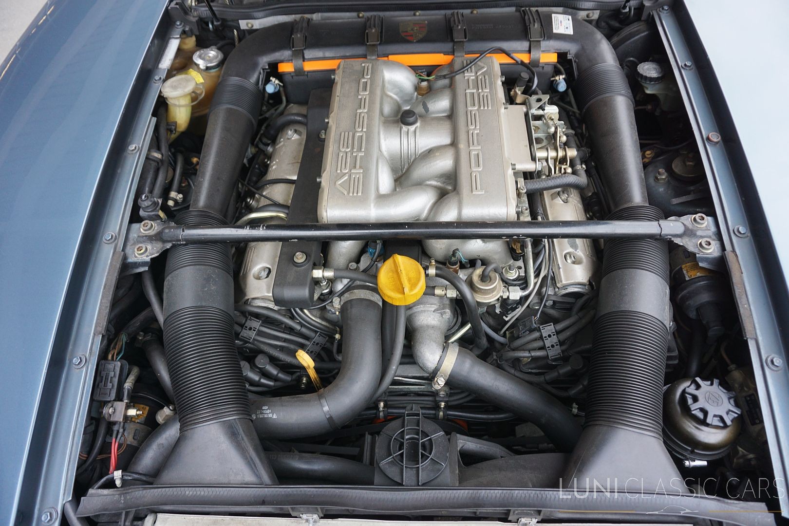 PORSCHE 928 S4-image-24