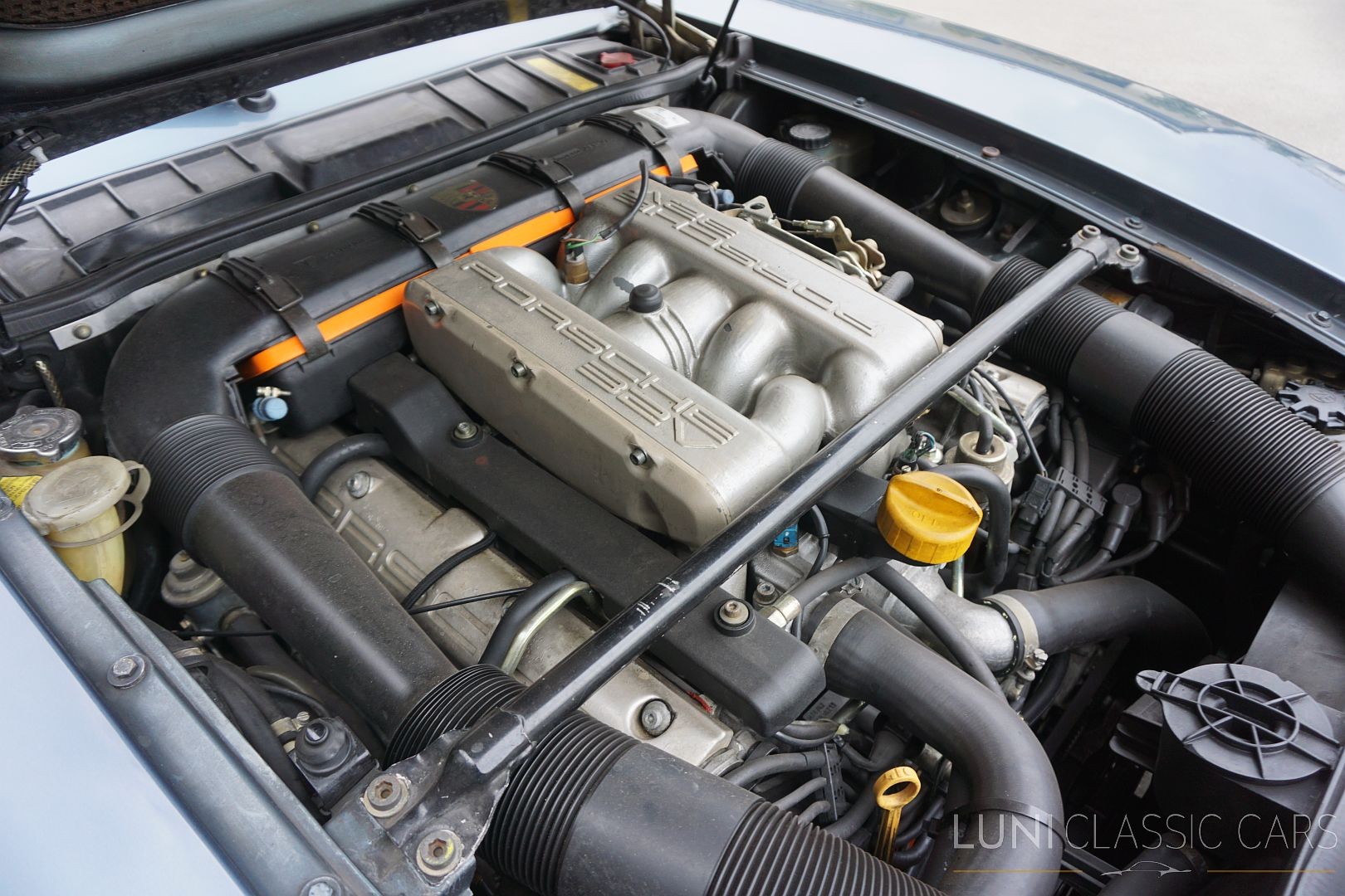 PORSCHE 928 S4-image-26