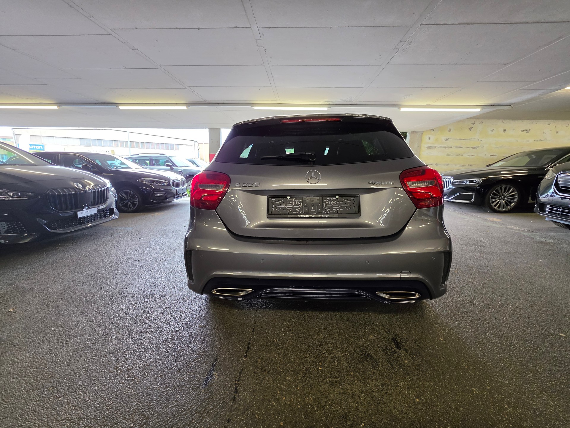 MERCEDES-BENZ A 220 AMG Line 4Matic 7G-DCT-image-6