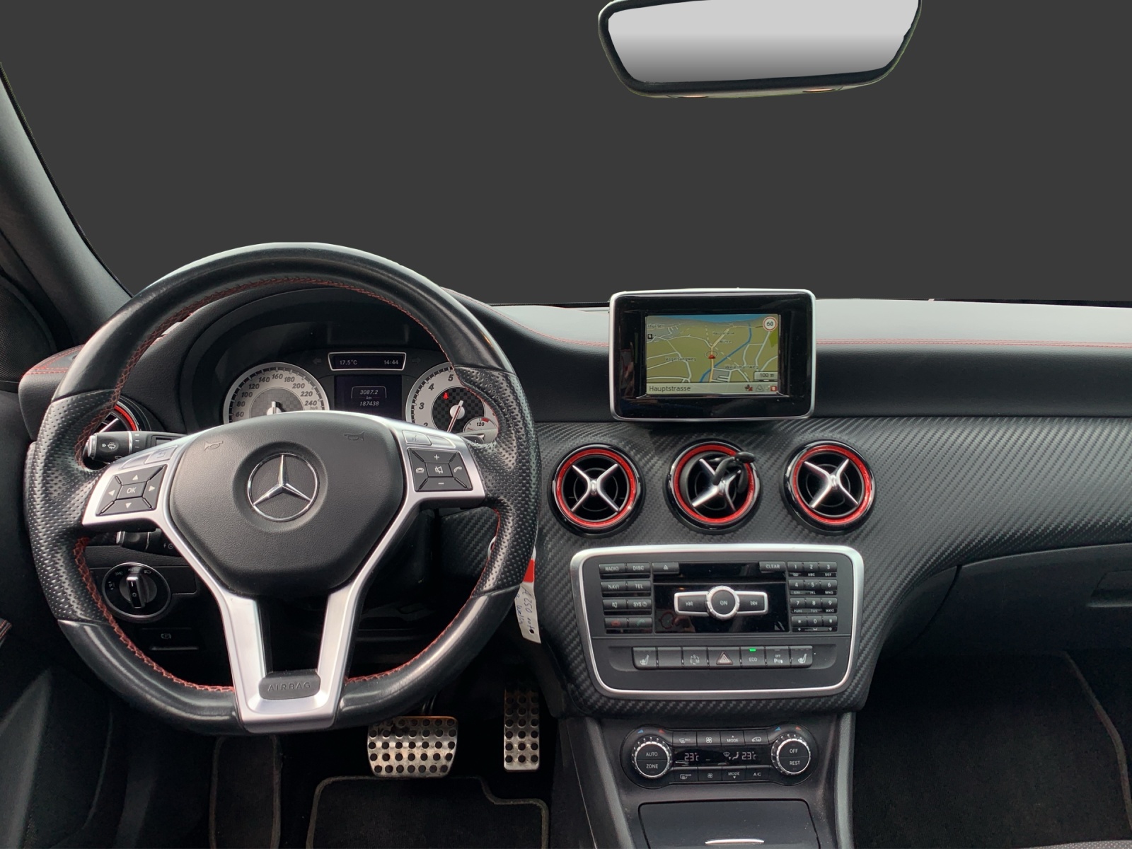MERCEDES-BENZ A 250 Sport AMG-Line 4Matic 7G-DCT-image-19