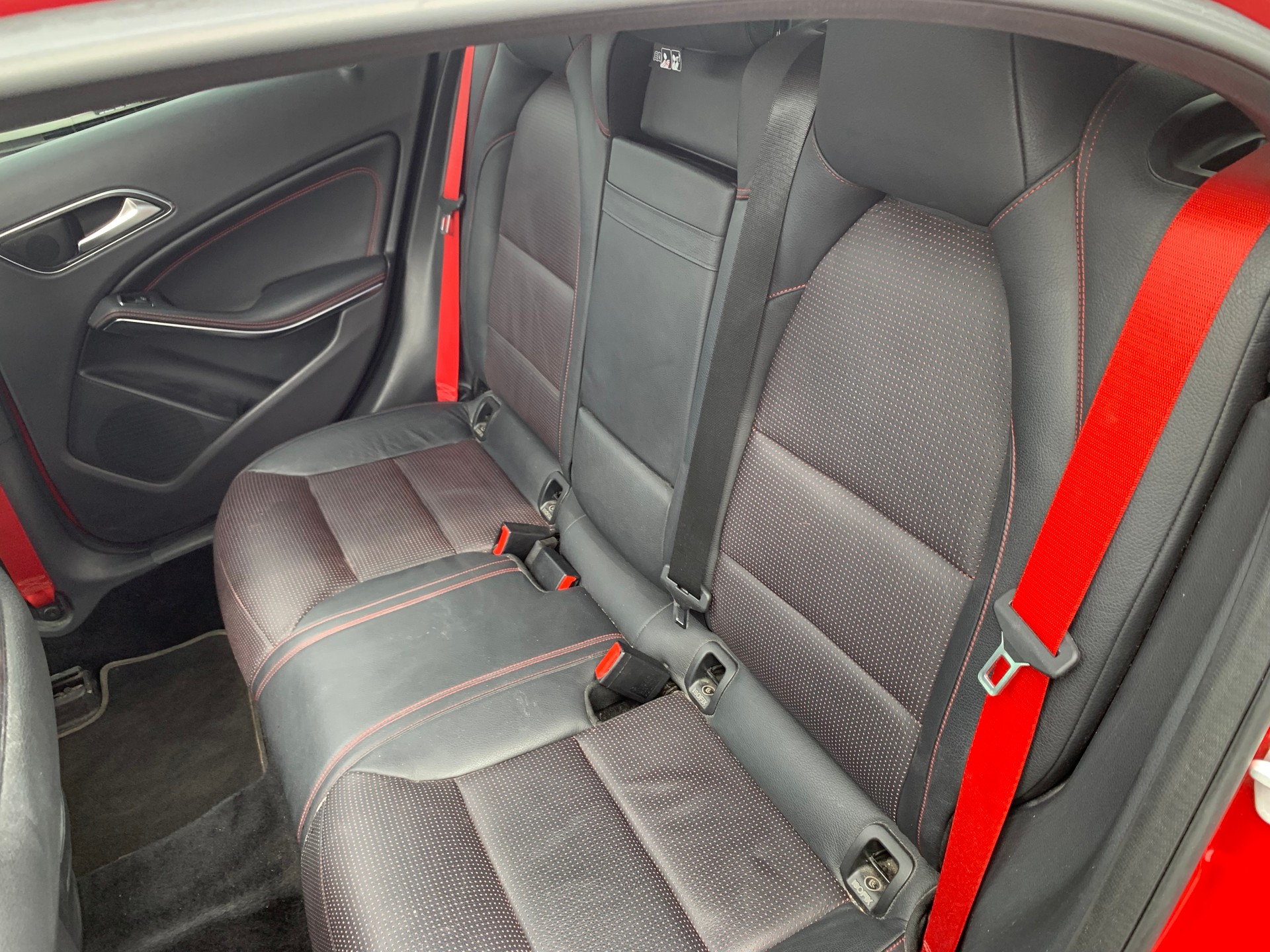 MERCEDES-BENZ A 250 Sport AMG-Line 4Matic 7G-DCT-image-10