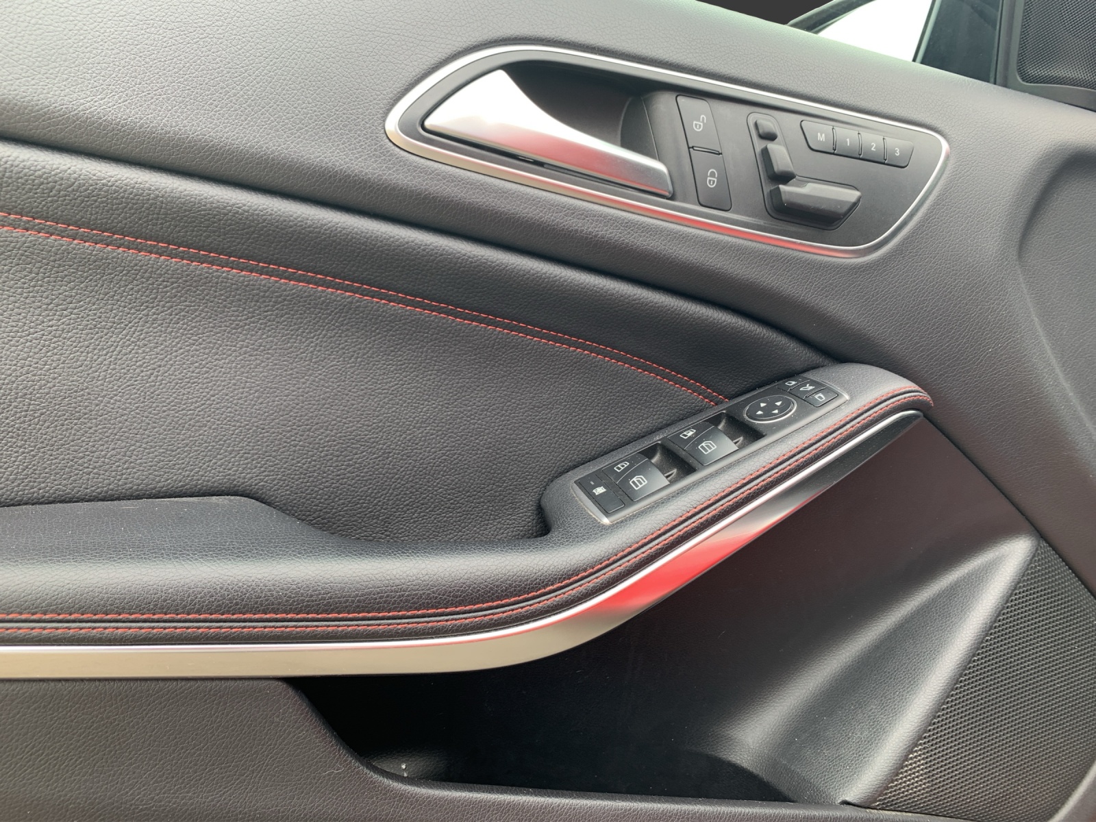 MERCEDES-BENZ A 250 Sport AMG-Line 4Matic 7G-DCT-image-20