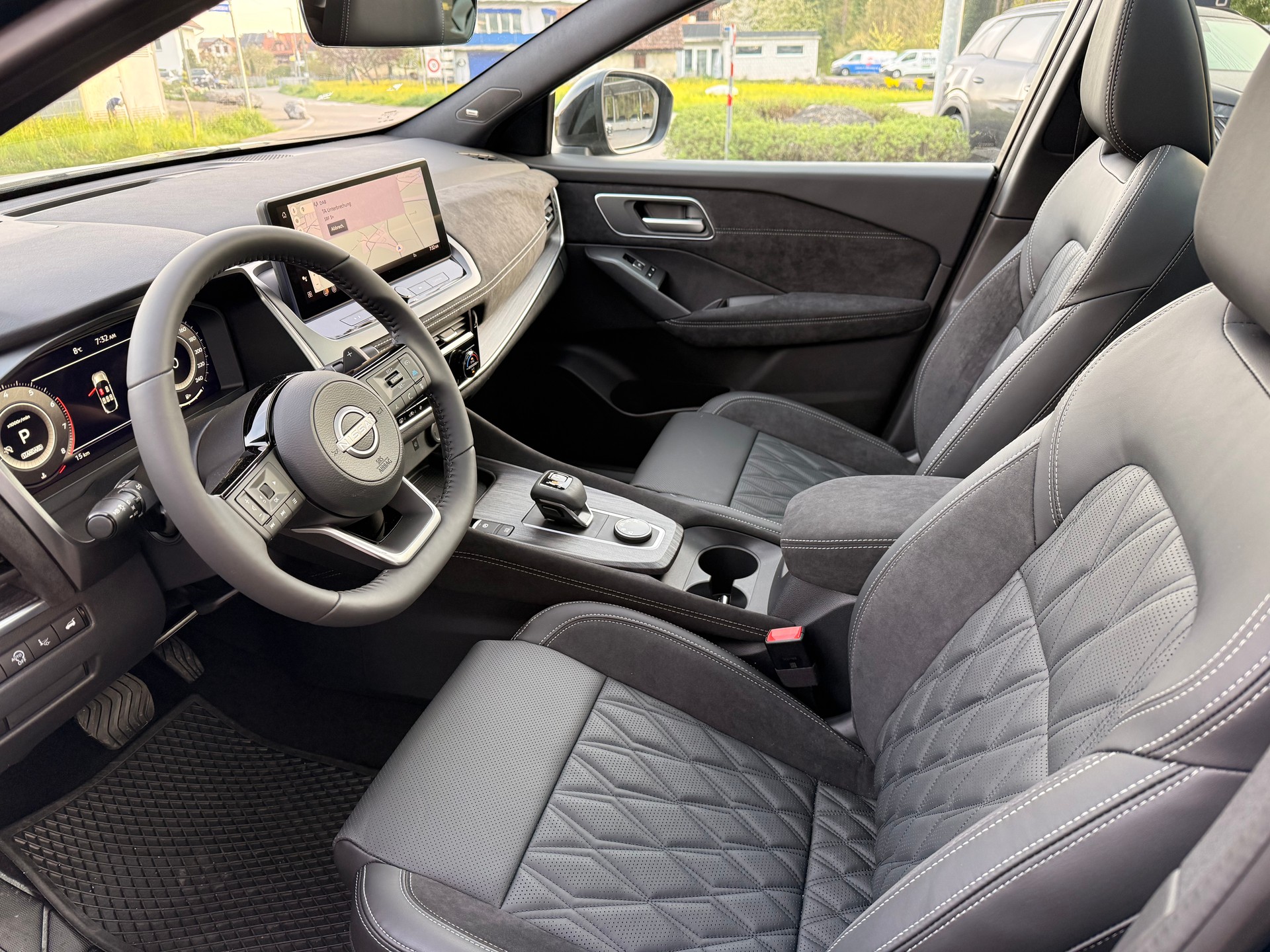 NISSAN Qashqai 1.3MHEV Tekna+ 4x4-image-7