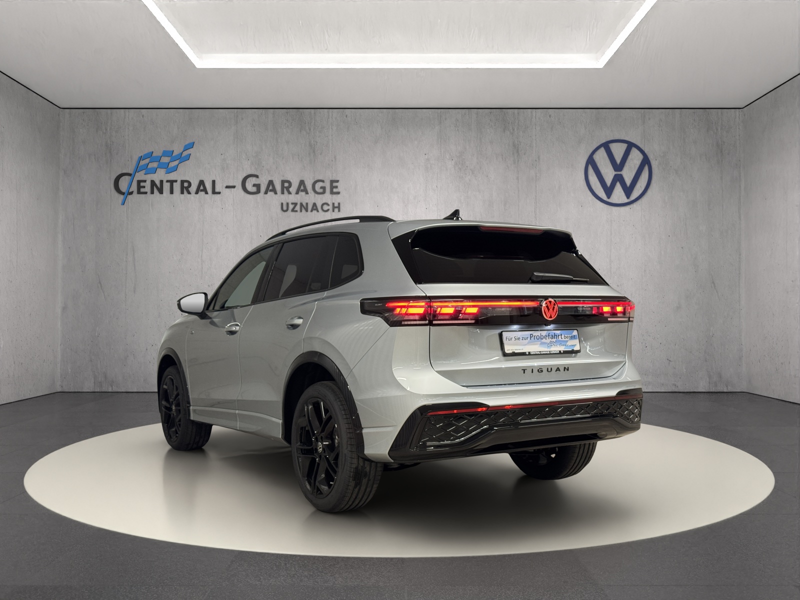 VW Tiguan 2.0 TDI SCR R-Line 4Motion DSG-image-2