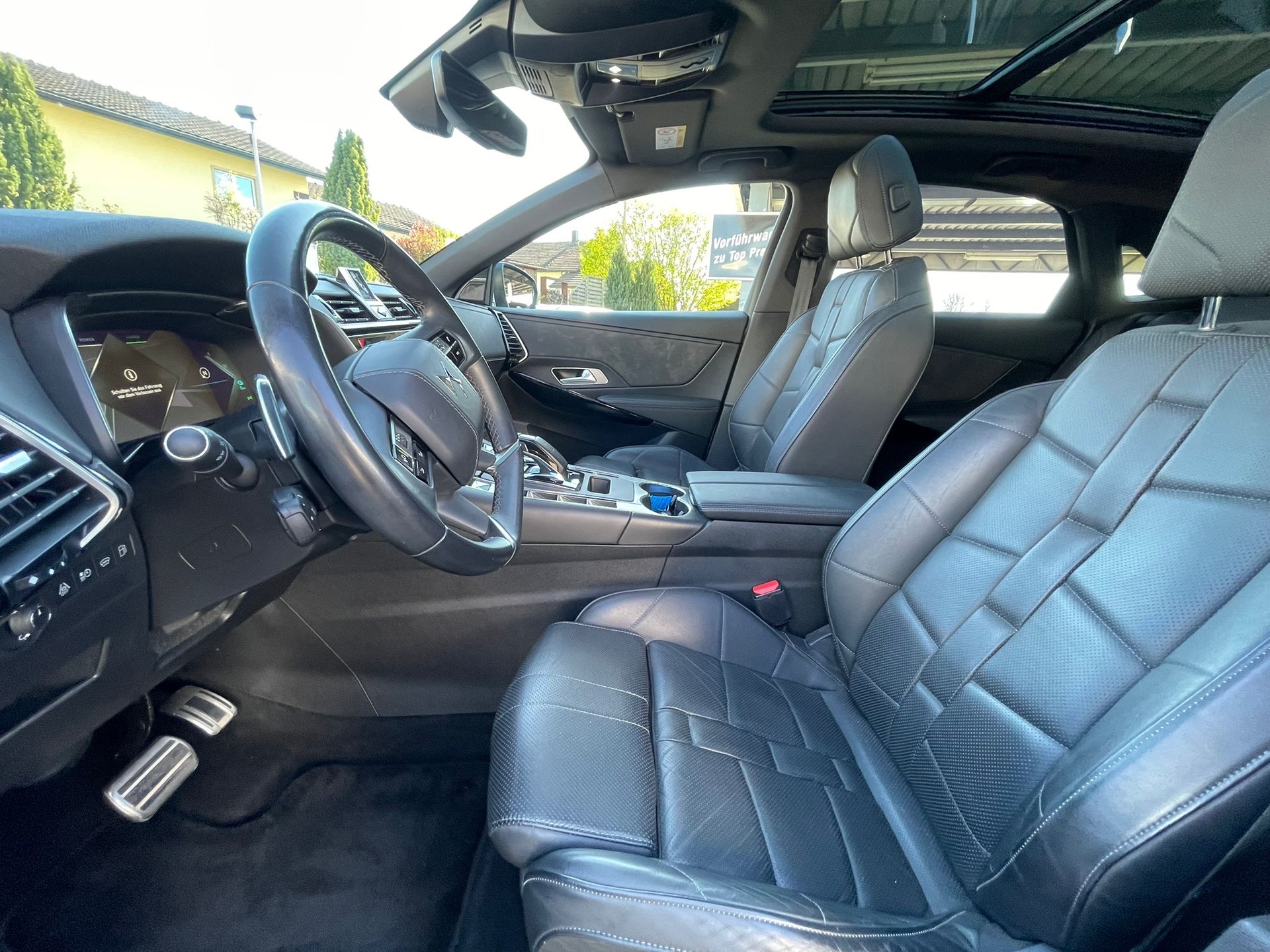 DS AUTOMOBILES DS 7 Crossback E-Tense 300 4x4 Louvre-image-9
