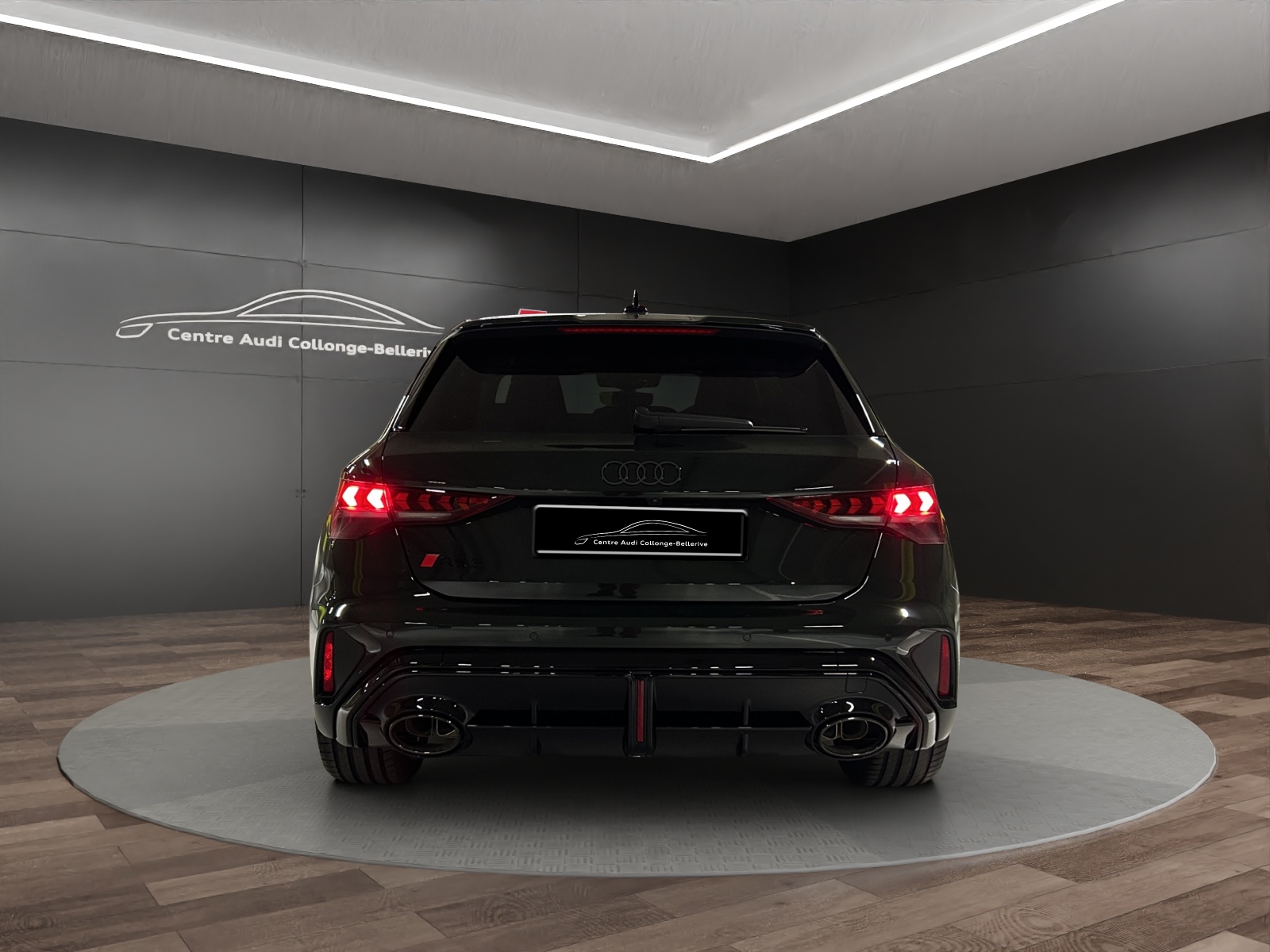 AUDI RS3 Sportback 2.5 TSI quattro S-tronic-image-4