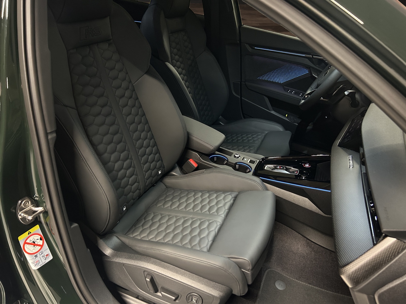 AUDI RS3 Sportback 2.5 TSI quattro S-tronic-image-15