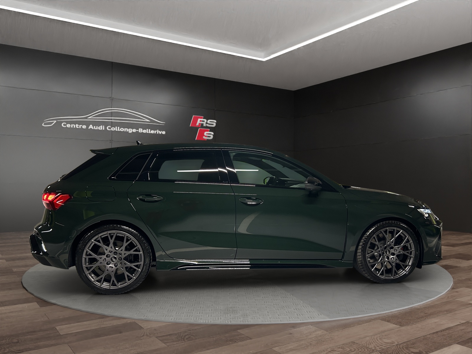 AUDI RS3 Sportback 2.5 TSI quattro S-tronic-image-6