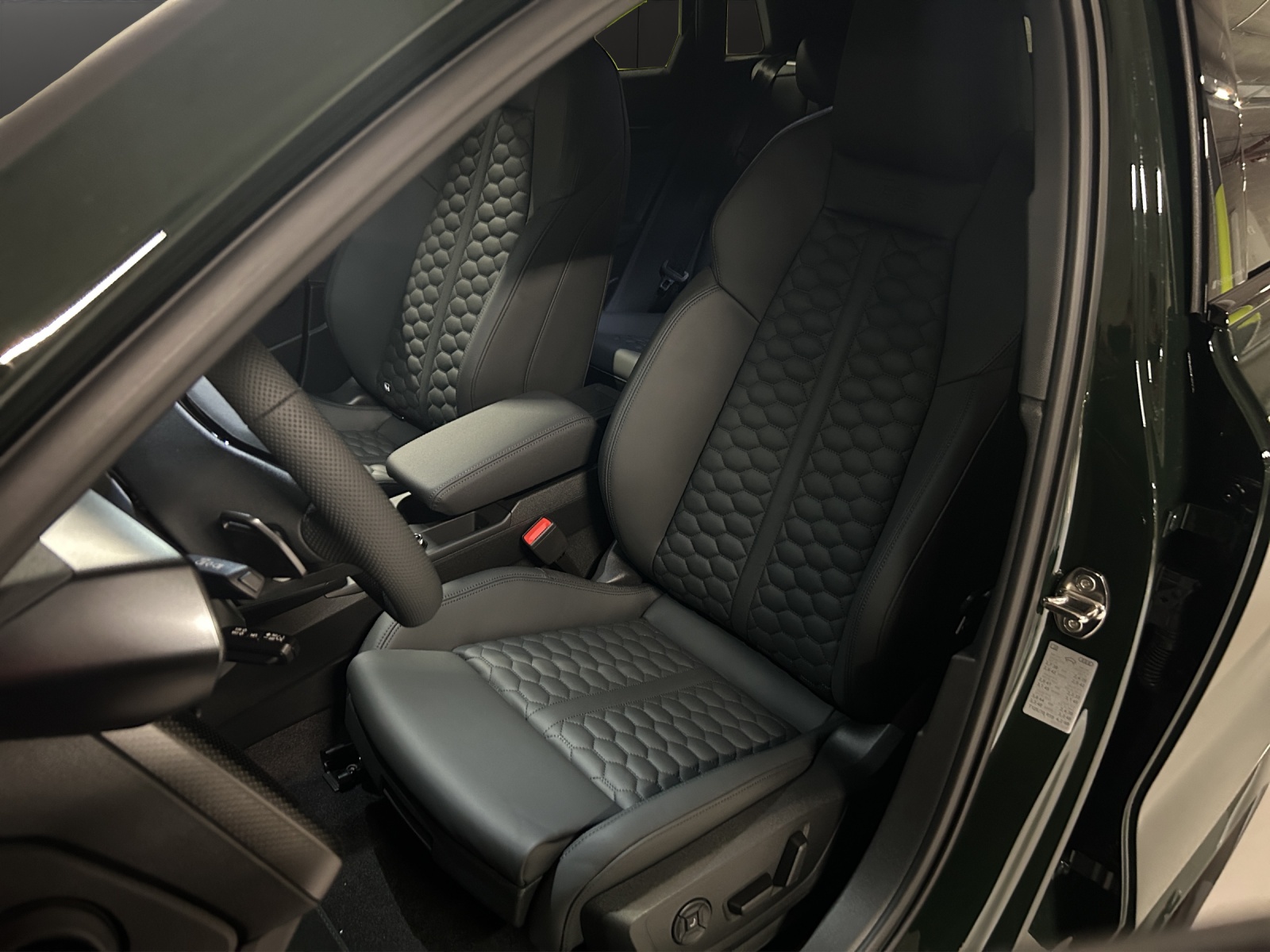 AUDI RS3 Sportback 2.5 TSI quattro S-tronic-image-8