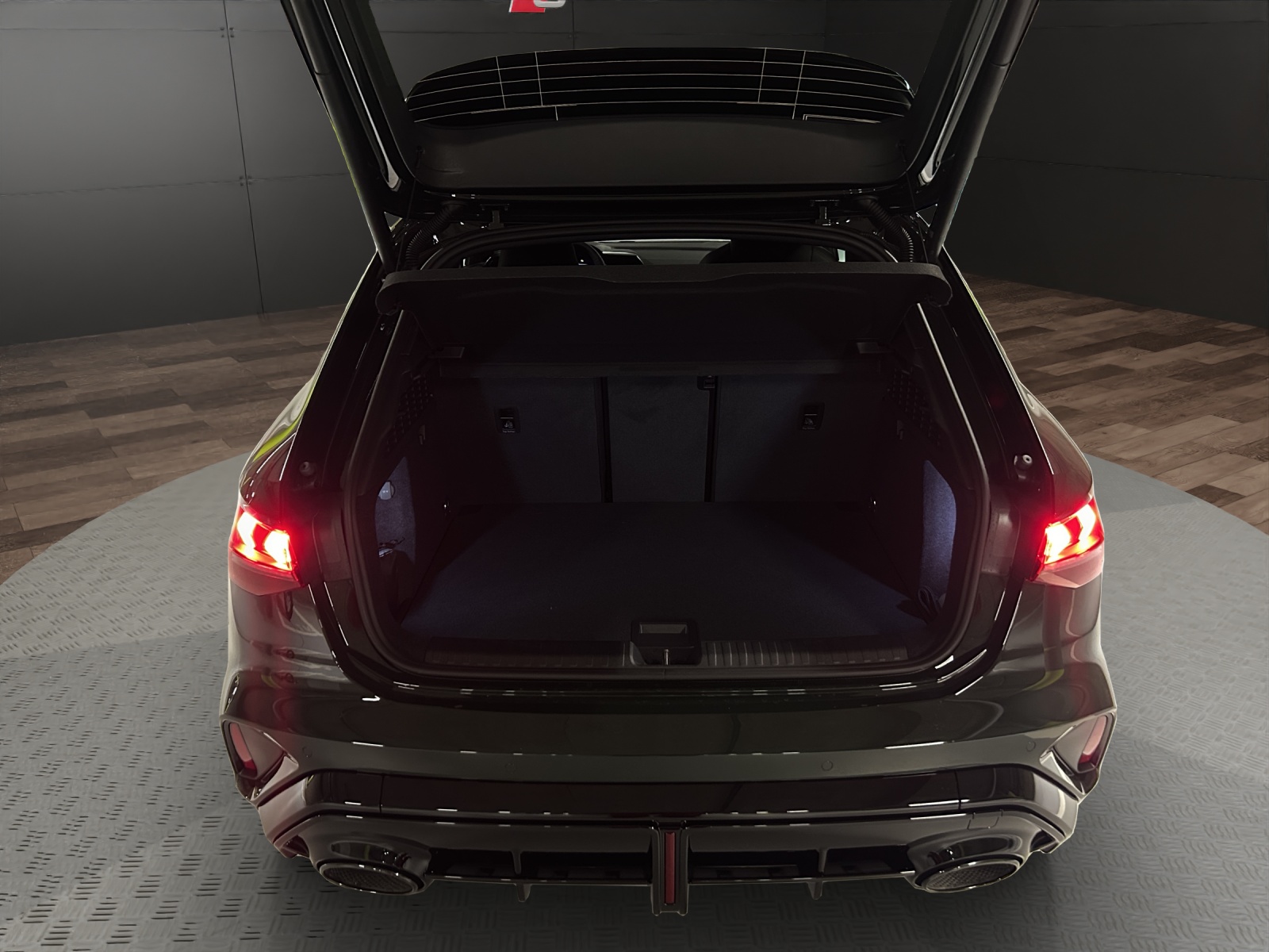 AUDI RS3 Sportback 2.5 TSI quattro S-tronic-image-17