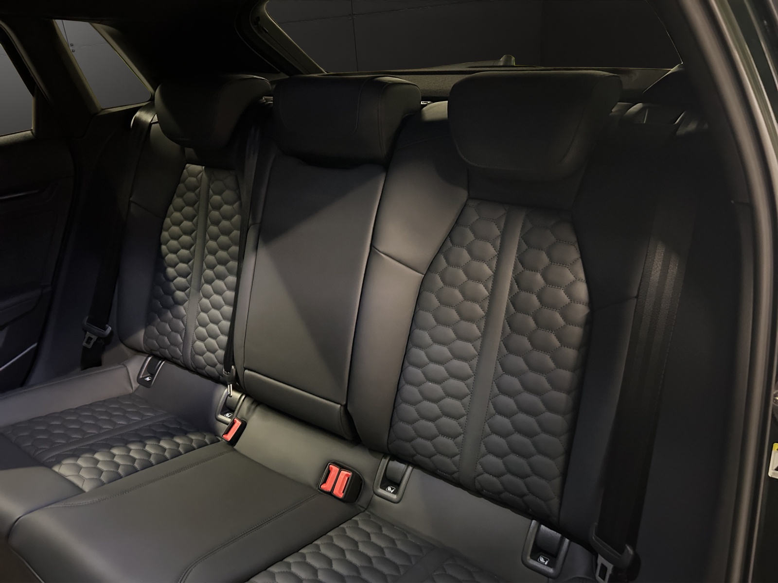 AUDI RS3 Sportback 2.5 TSI quattro S-tronic-image-11