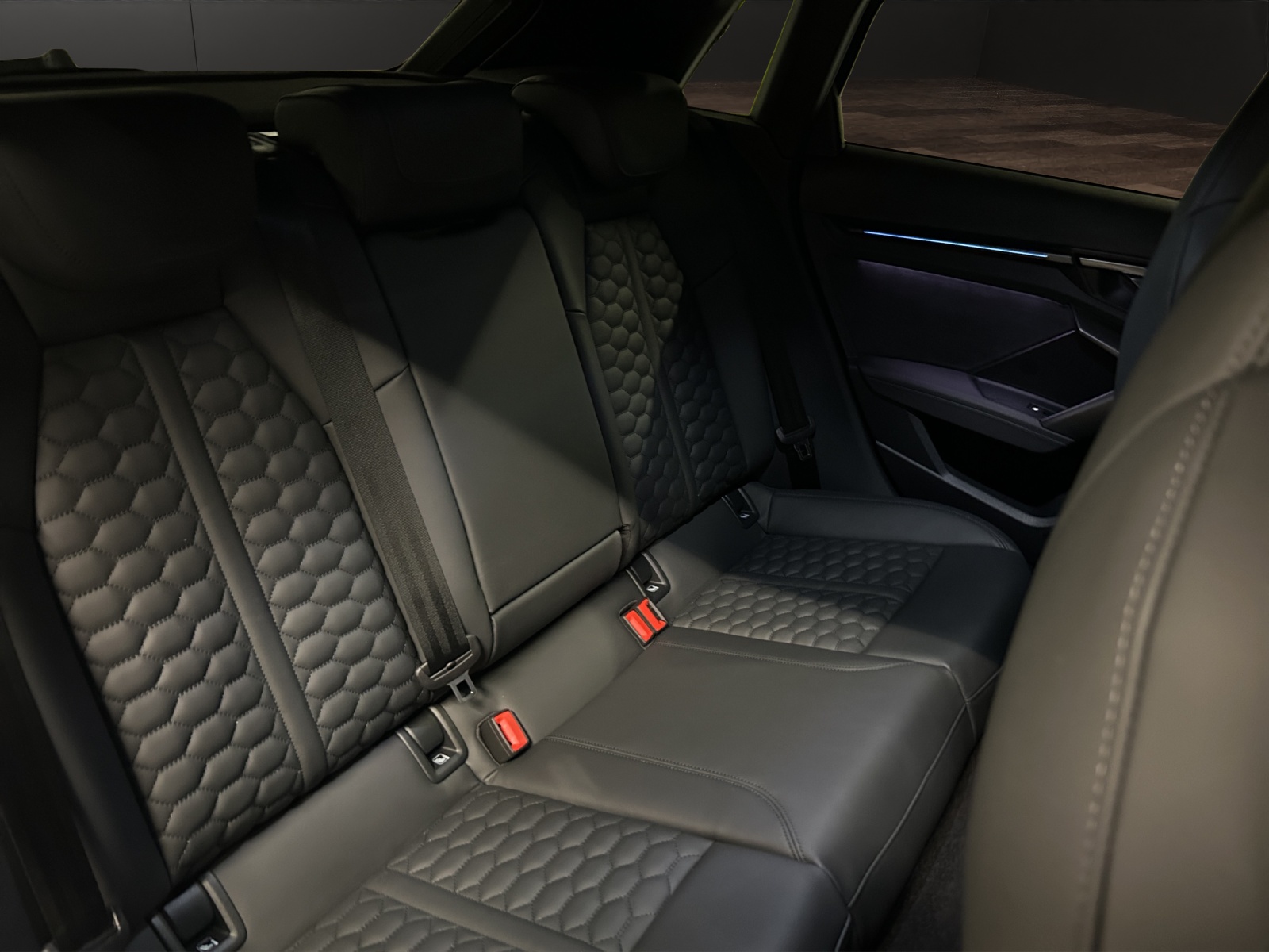 AUDI RS3 Sportback 2.5 TSI quattro S-tronic-image-16