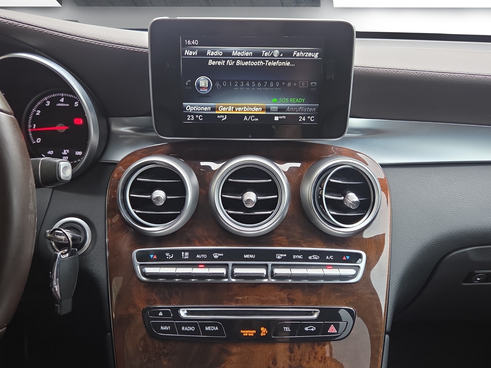 MERCEDES-BENZ GLC 250 AMG Line 4Matic 9G-Tronic-image-13