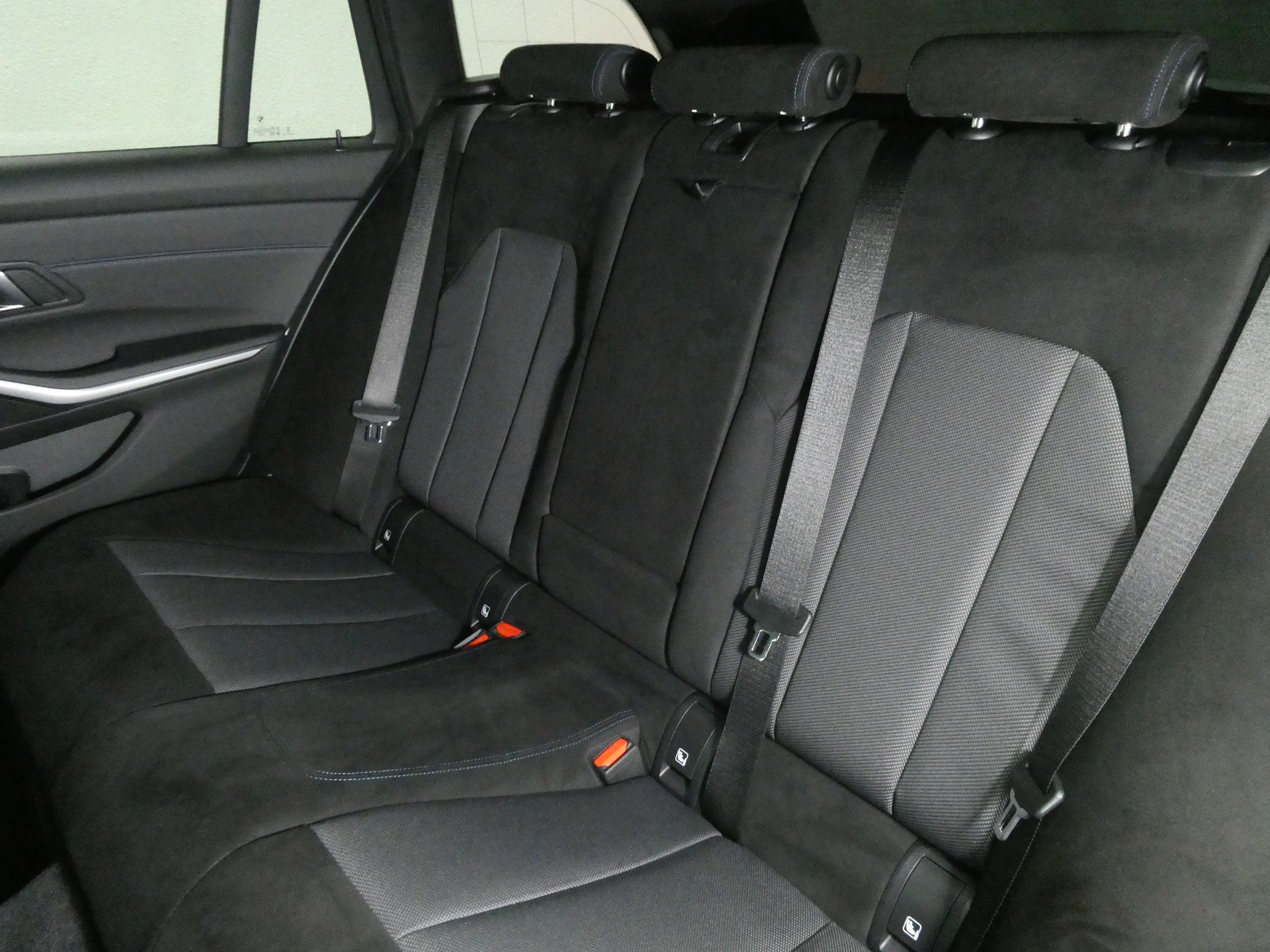 BMW 330i Touring xDrive Steptronic M Sport - Live Cockpit - Navi - Kamera - 245 PS-image-11