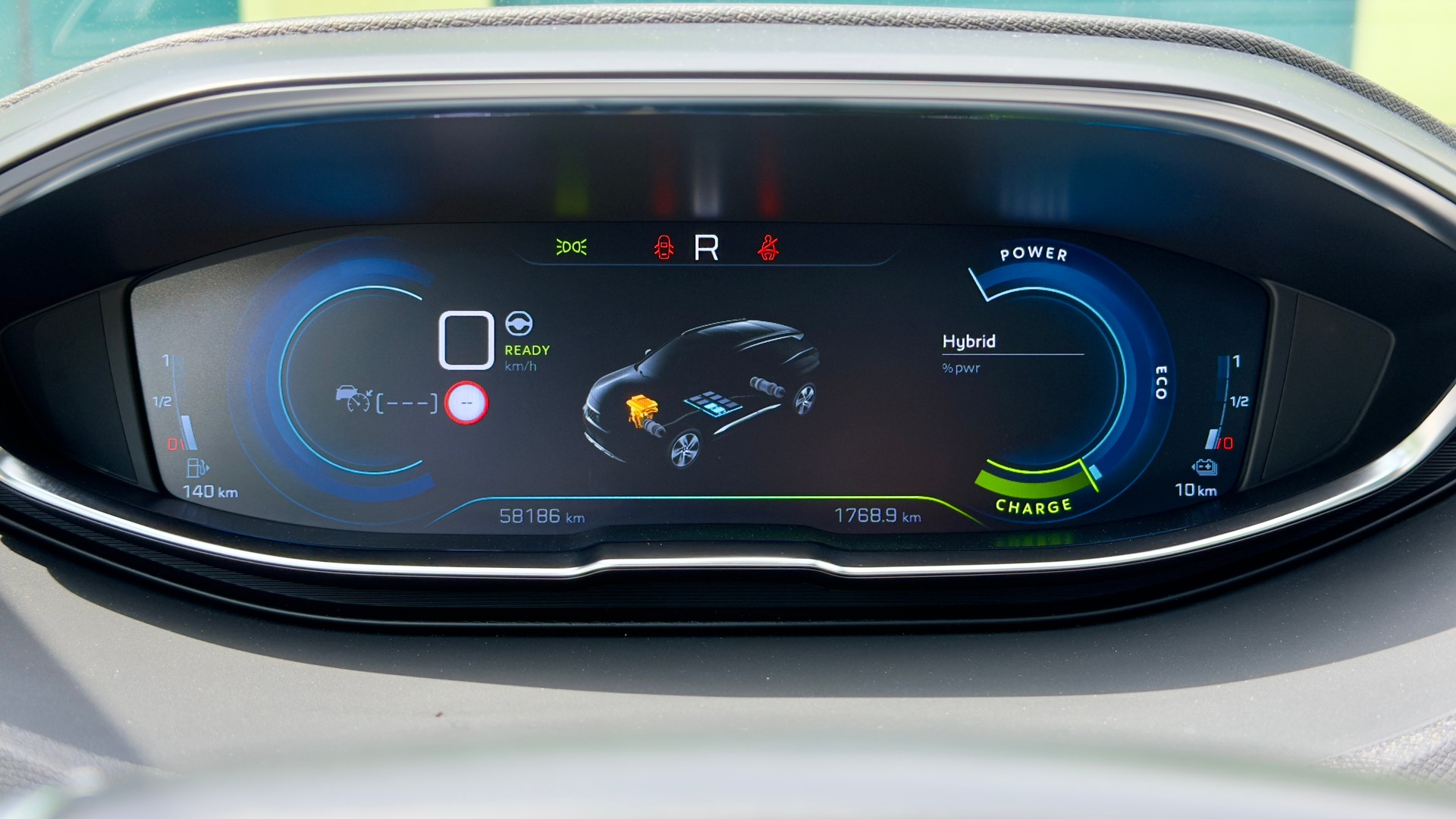 PEUGEOT 3008 300e Hybrid4 GT EAT8-image-9