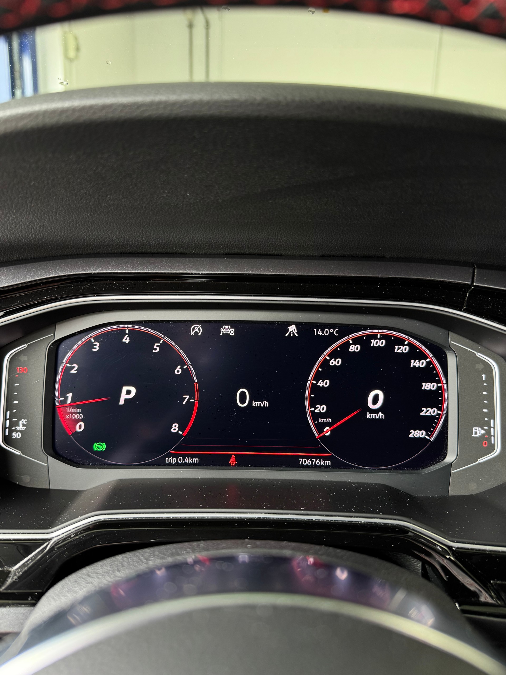 VW Polo 2.0 TSI GTI DSG-image-9