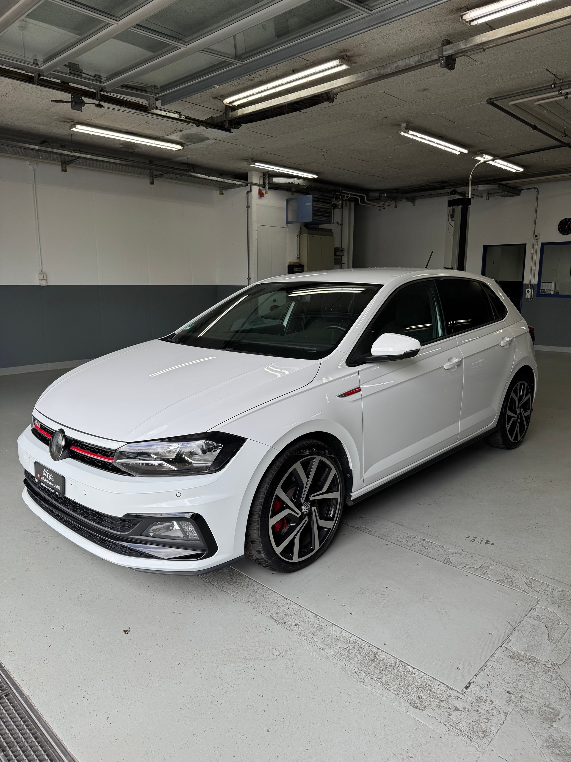 VW Polo 2.0 TSI GTI DSG-image-1