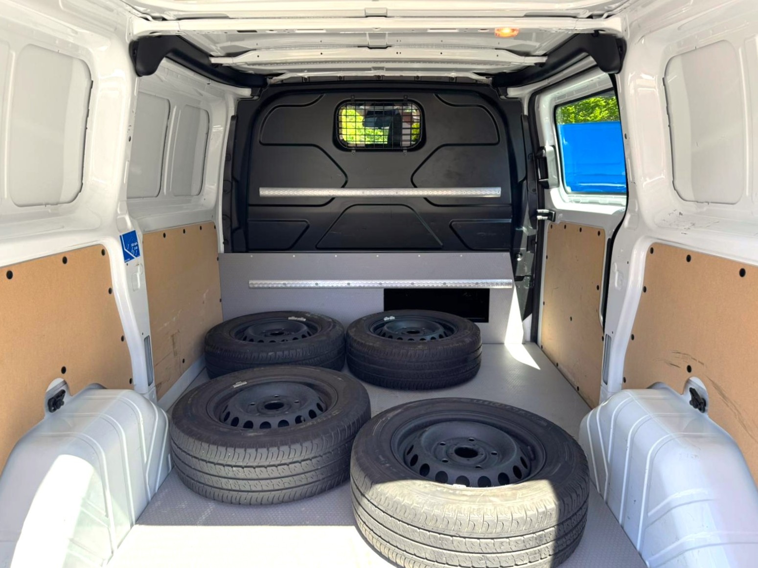 FORD Transit Cust 320 L1 Trend-image-15