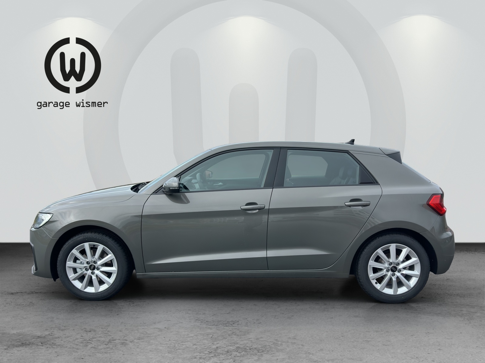AUDI A1 Sportback 30 TFSI Attraction S-tronic-image-1
