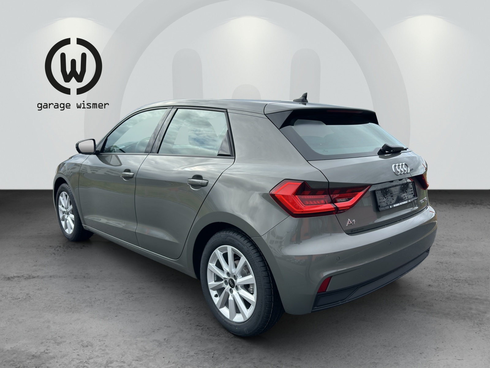 AUDI A1 Sportback 30 TFSI Attraction S-tronic-image-2