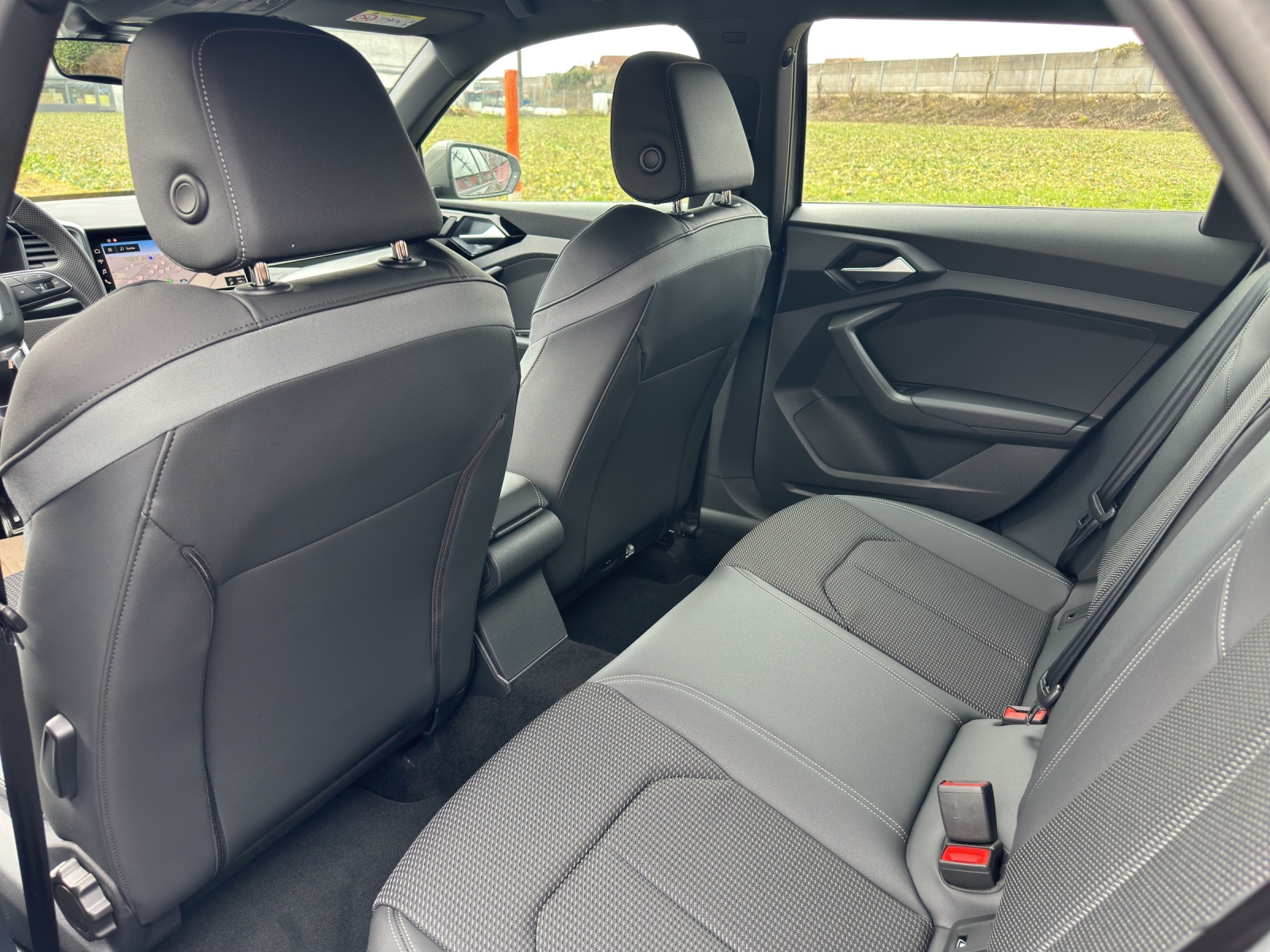 AUDI A1 Sportback 30 TFSI Attraction S-tronic-image-17