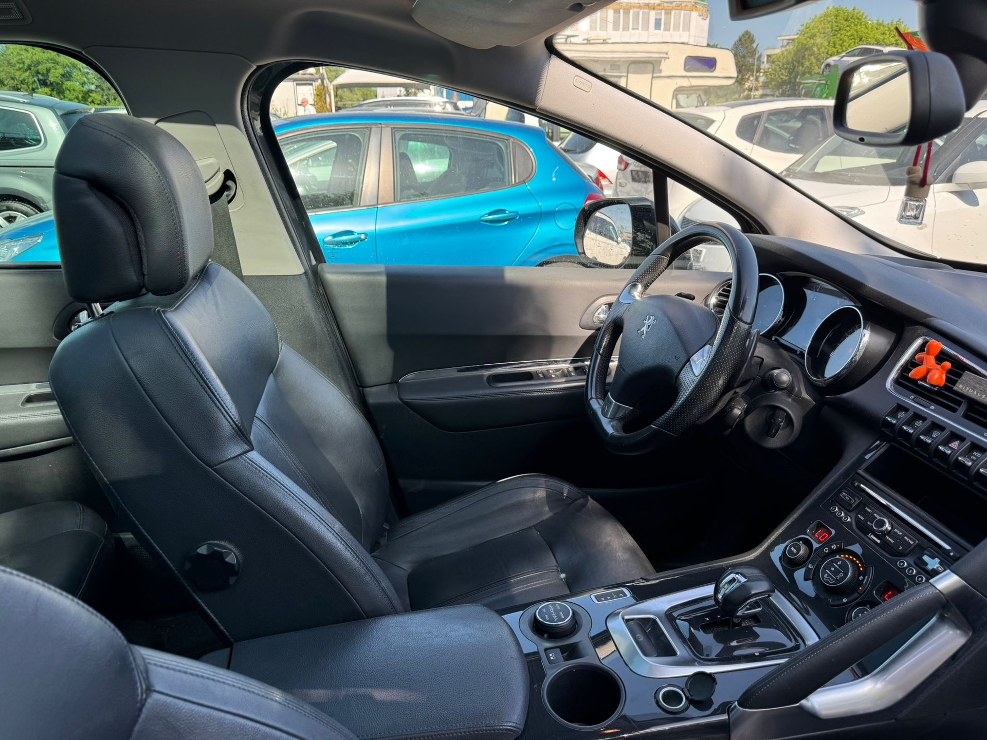 PEUGEOT 3008 HYbrid4 2.0 HDI ETG6-image-9