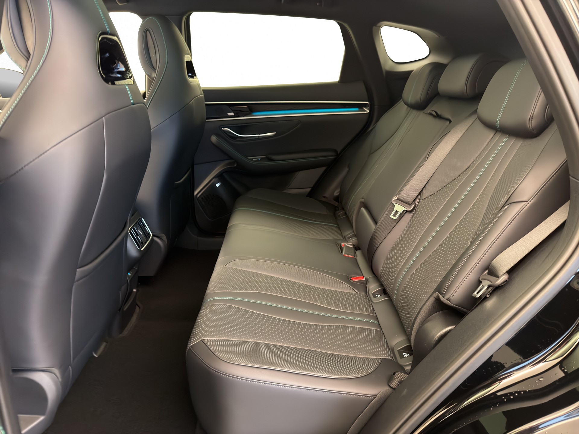 BYD Seal U DM-i Design AWD-image-11