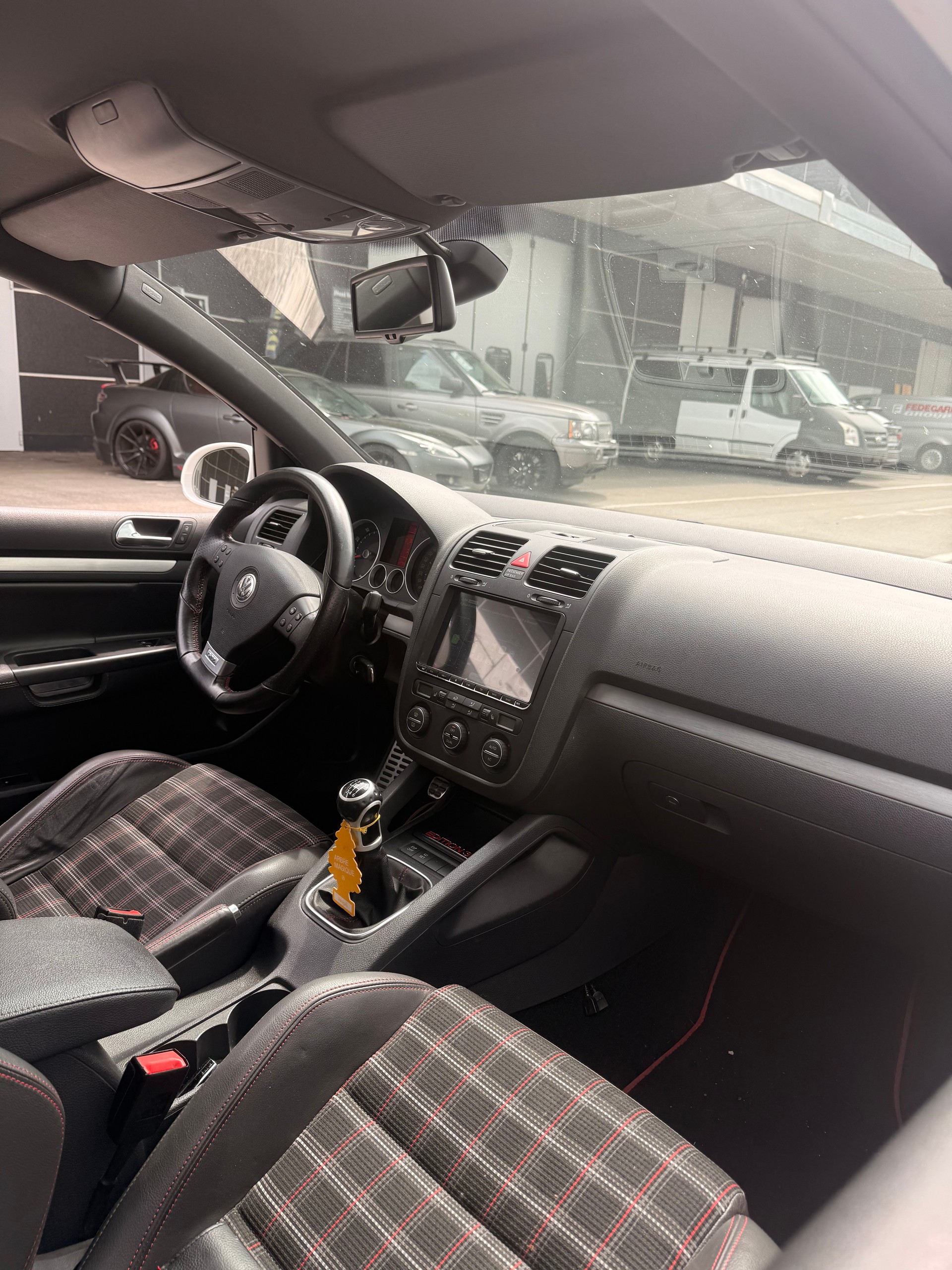 VW Golf 2.0 TFSI GTI Edition 30-image-3