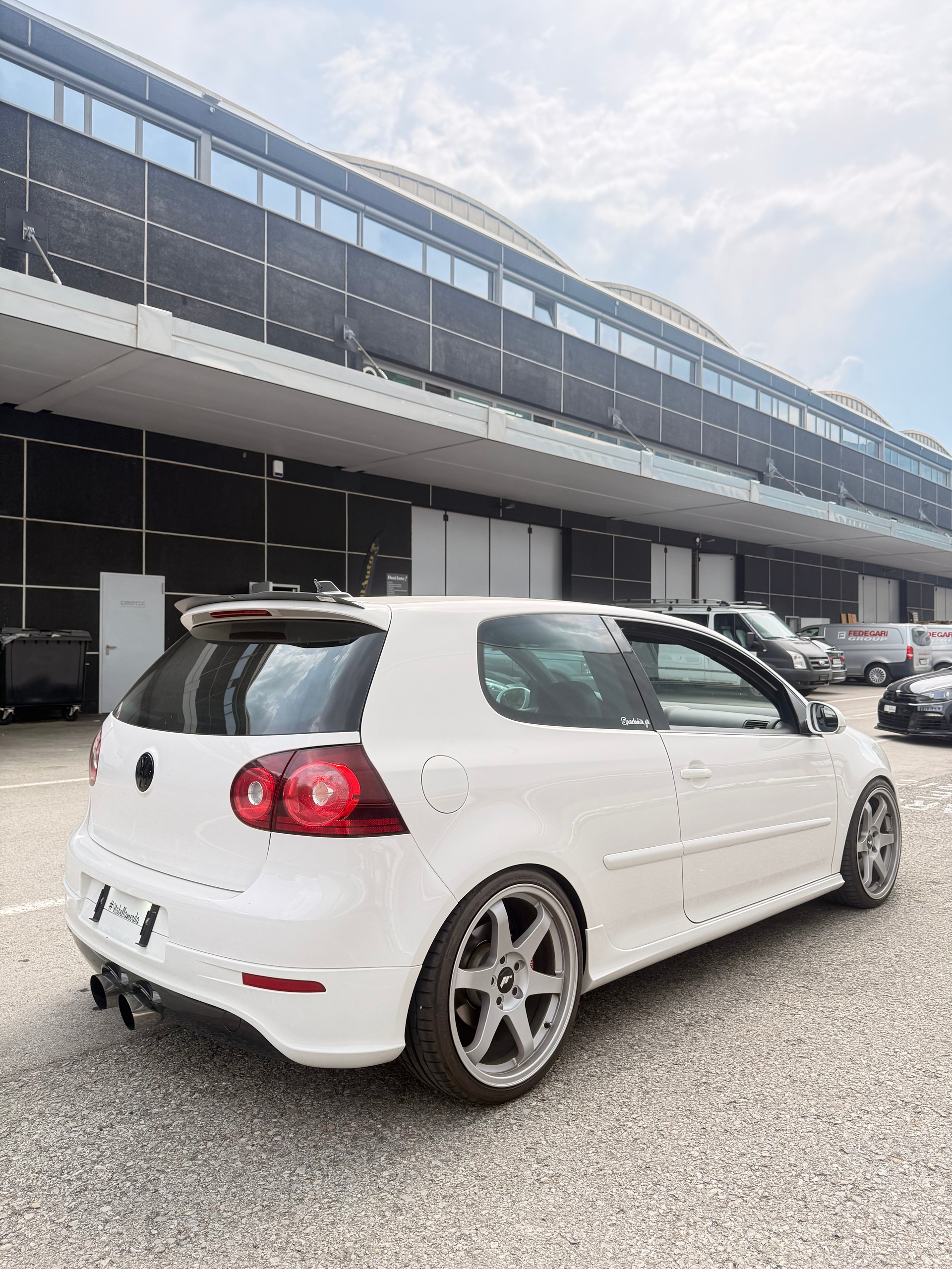 VW Golf 2.0 TFSI GTI Edition 30-image-5