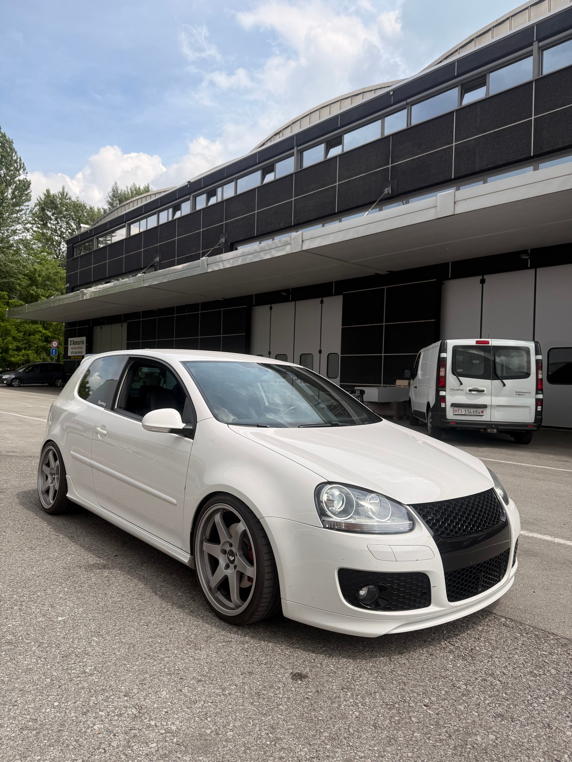 VW Golf 2.0 TFSI GTI Edition 30-image-1