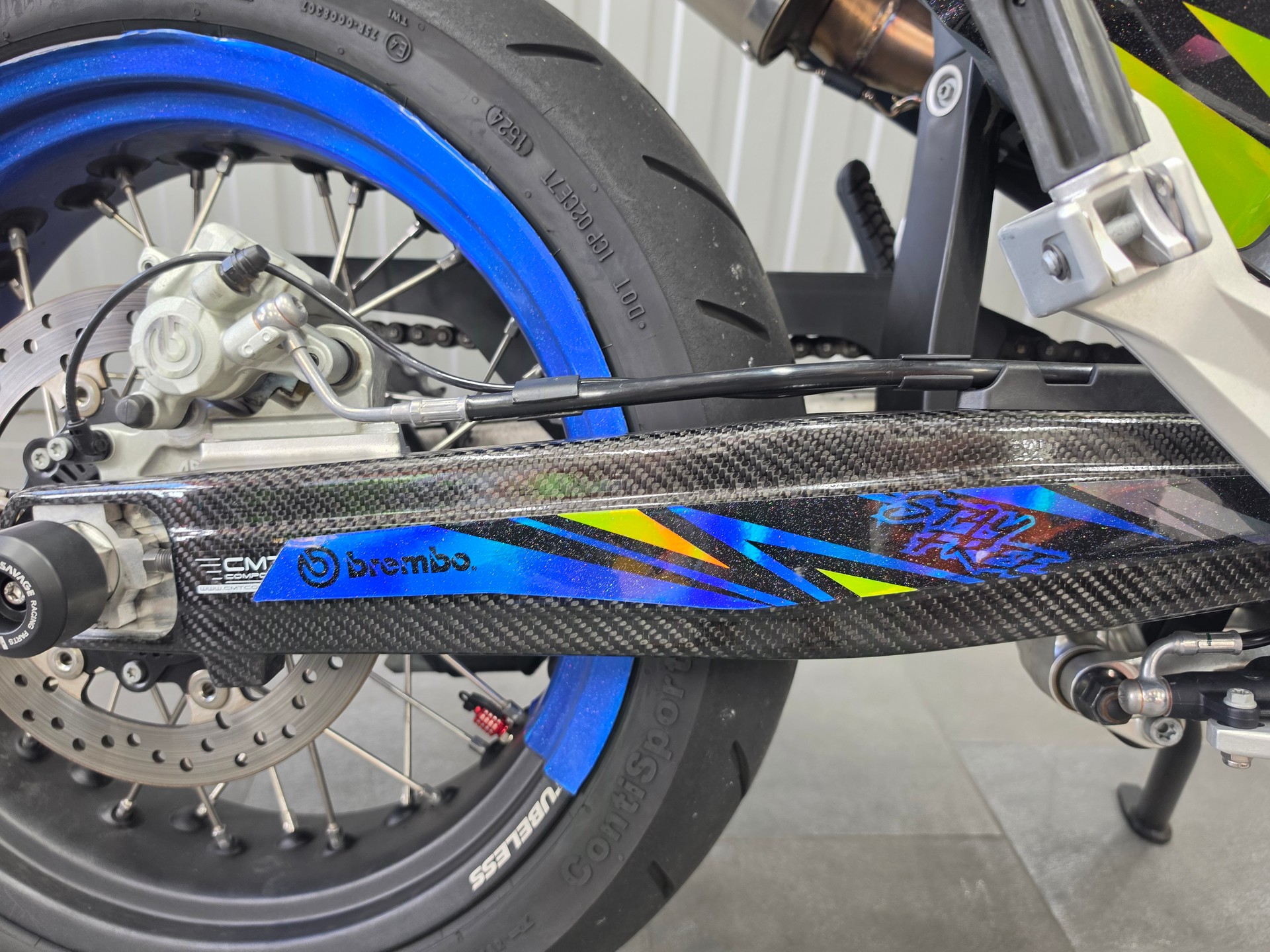 HUSQVARNA 701 Supermoto (35kW)-showroom-element-2