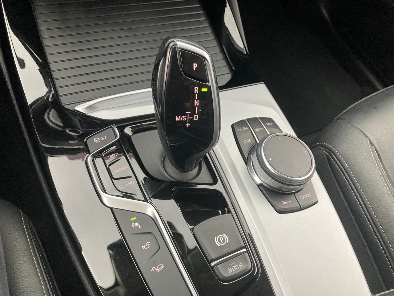 BMW X3 xDrive 20d Luxury Line Steptronic-image-11