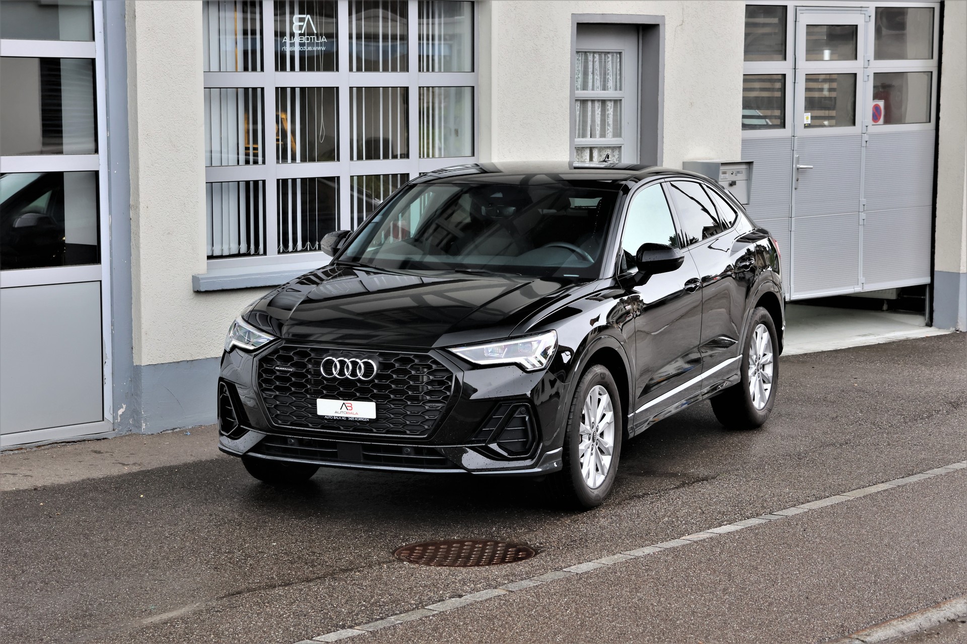 AUDI Q3 Sportback 40 TFSI S line quattro S-tronic (CH)-image-0