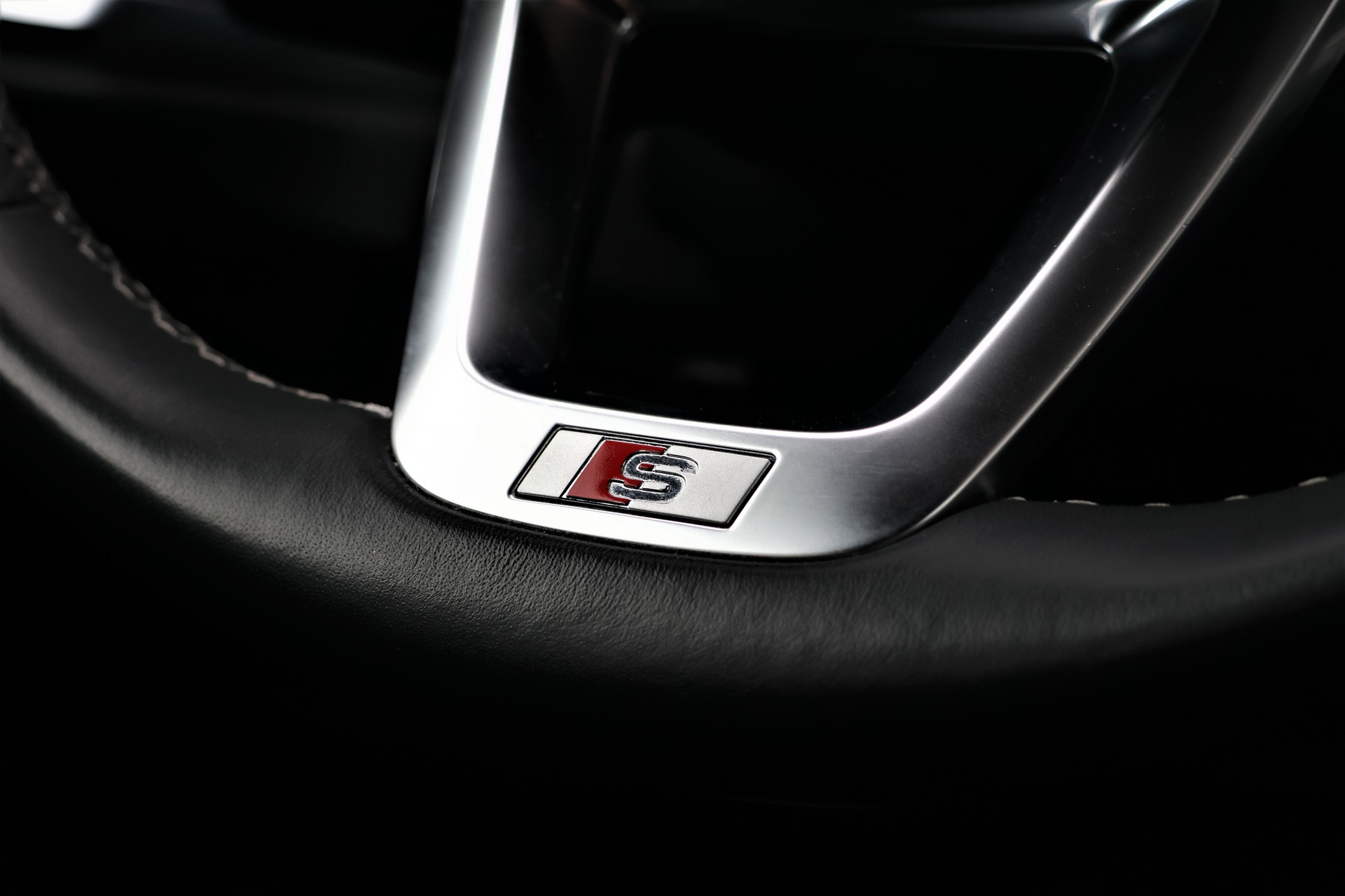 AUDI Q3 Sportback 40 TFSI S line quattro S-tronic (CH)-image-16