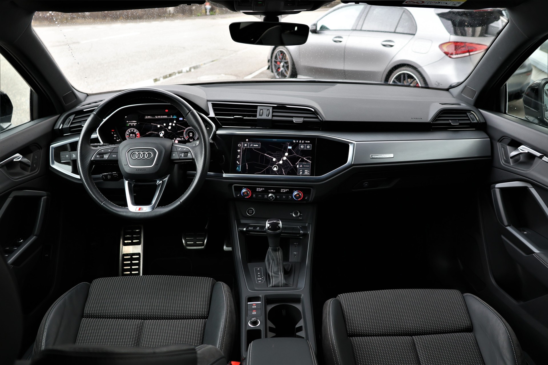 AUDI Q3 Sportback 40 TFSI S line quattro S-tronic (CH)-image-14