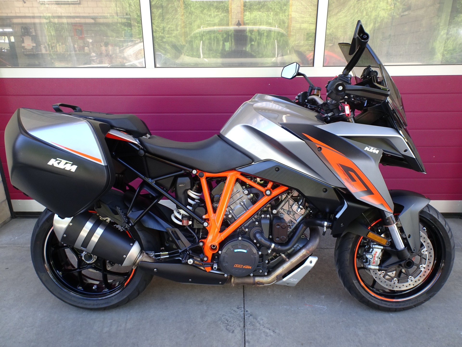 KTM 1290 Super Duke GT